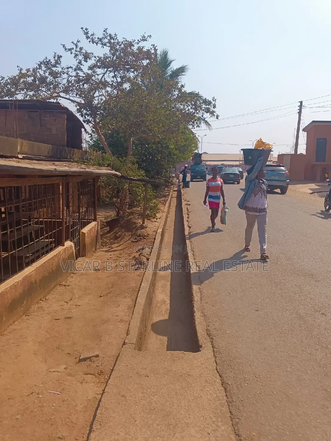 House on Two Plots of Land Opp Int Market for Sale in Ebonyi