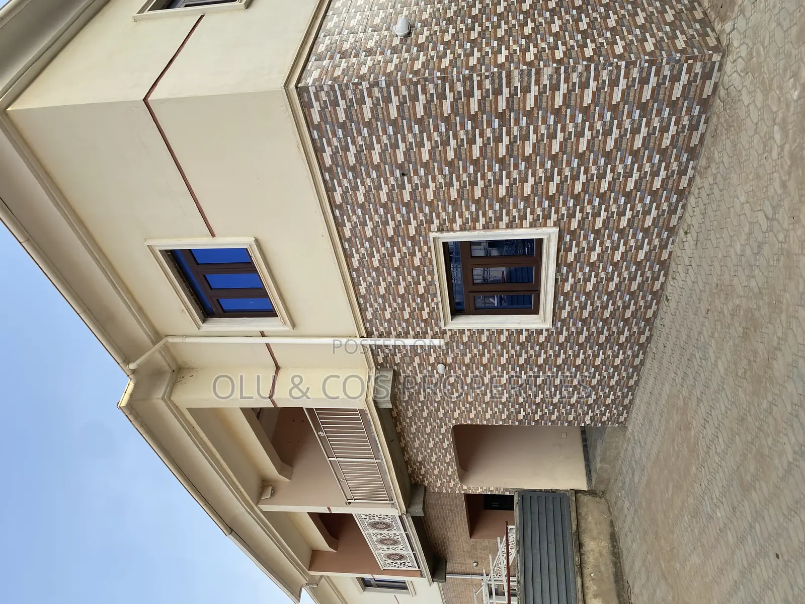 4bdrm Duplex in An Estate In Nut for rent in Lugbe District