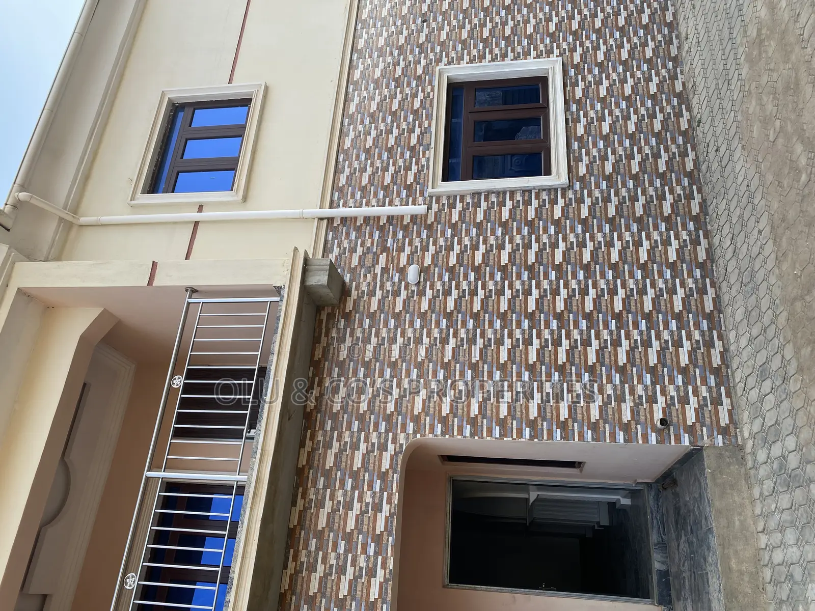 4bdrm Duplex in An Estate In Nut for rent in Lugbe District