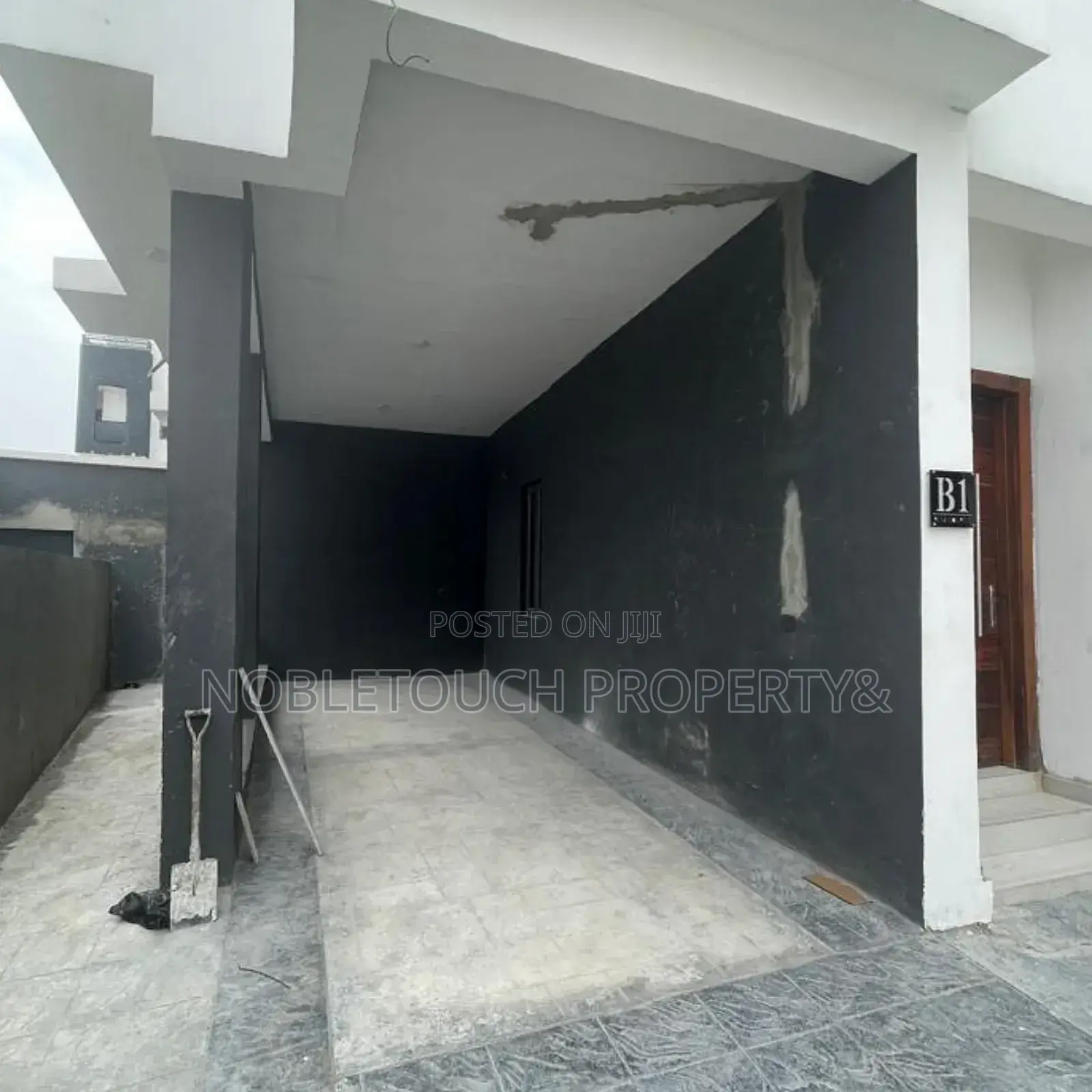 4bdrm Duplex in Ologolo Lekki Phase for sale in Lekki Phase 1