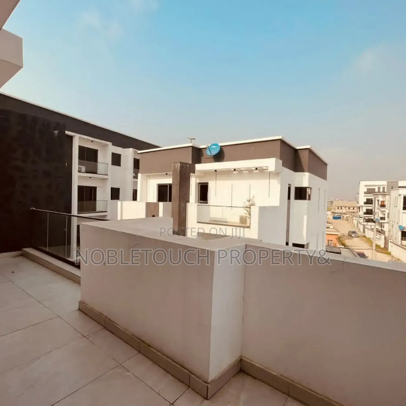 4bdrm Duplex in Ologolo Lekki Phase for sale in Lekki Phase 1