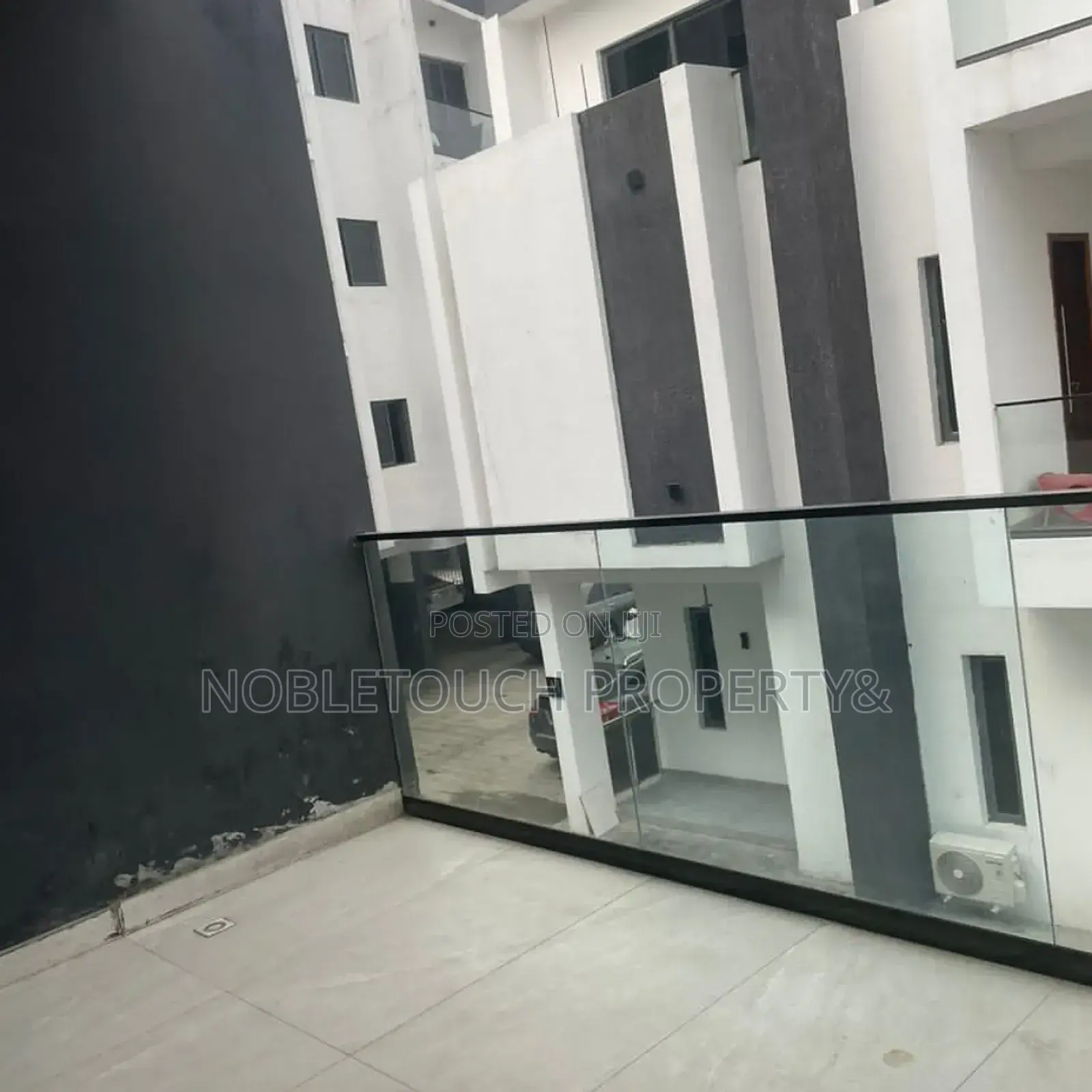 4bdrm Duplex in Ologolo Lekki Phase for sale in Lekki Phase 1