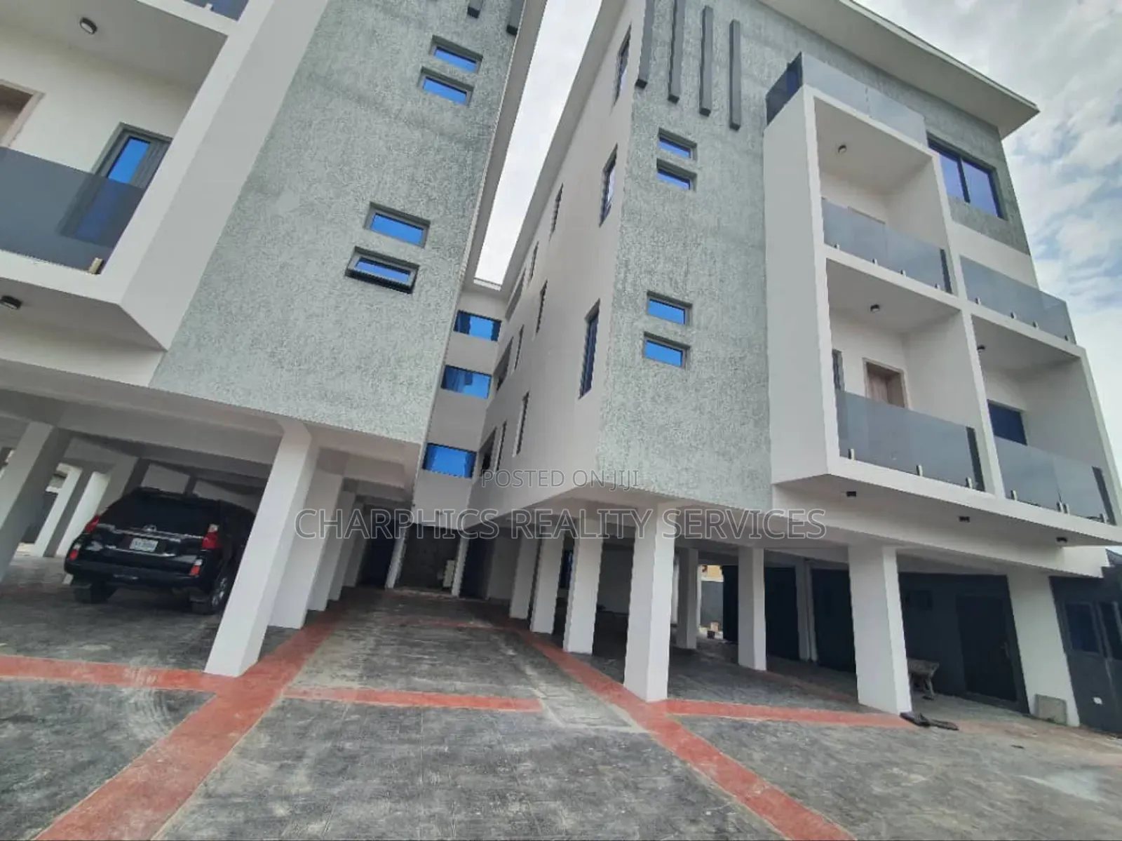 3bdrm Apartment in Ikate for sale in Ikate