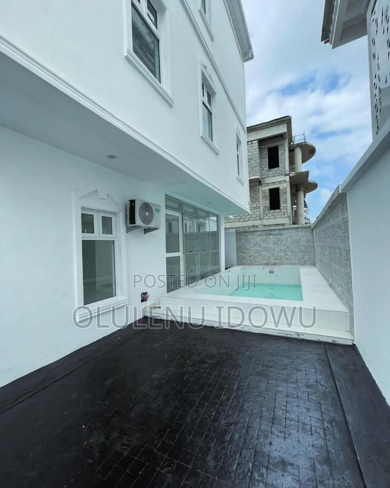 Furnished 4bdrm Duplex in Alimosho for sale in Alimosho