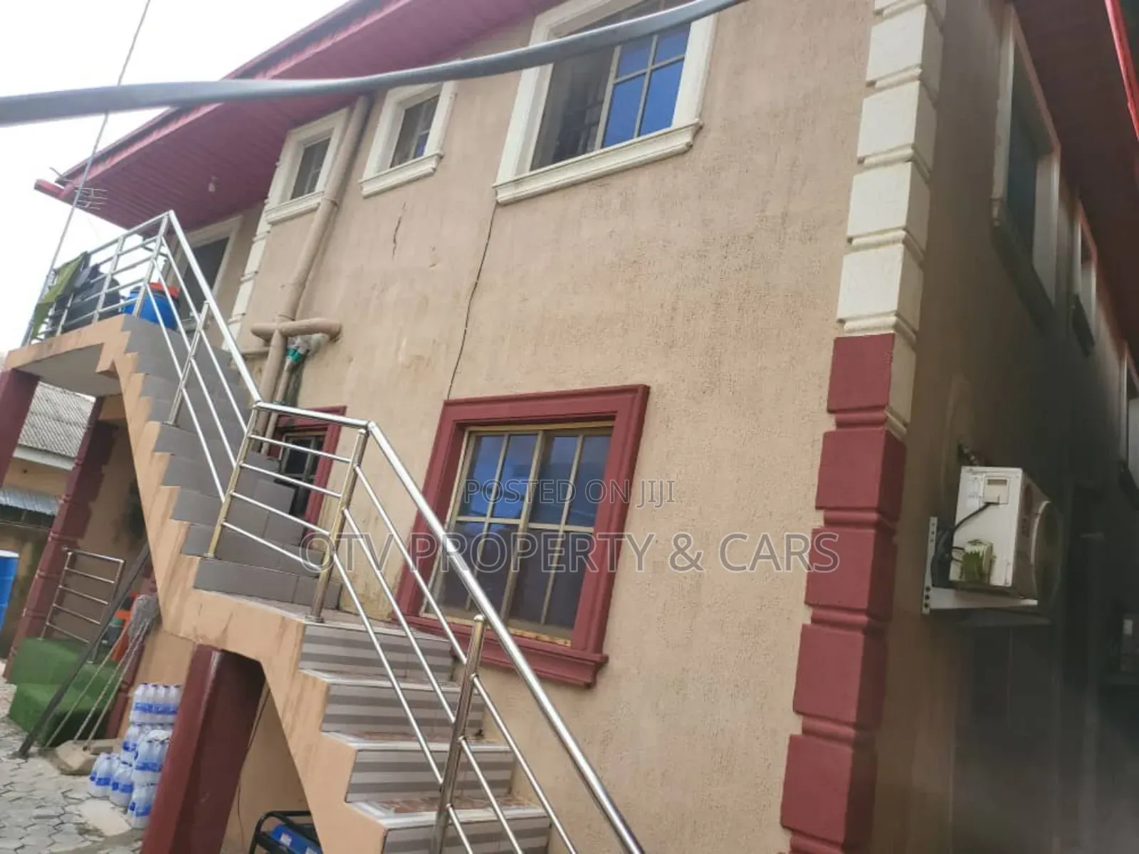 20bdrm Apartment in Isolo for sale in Isolo