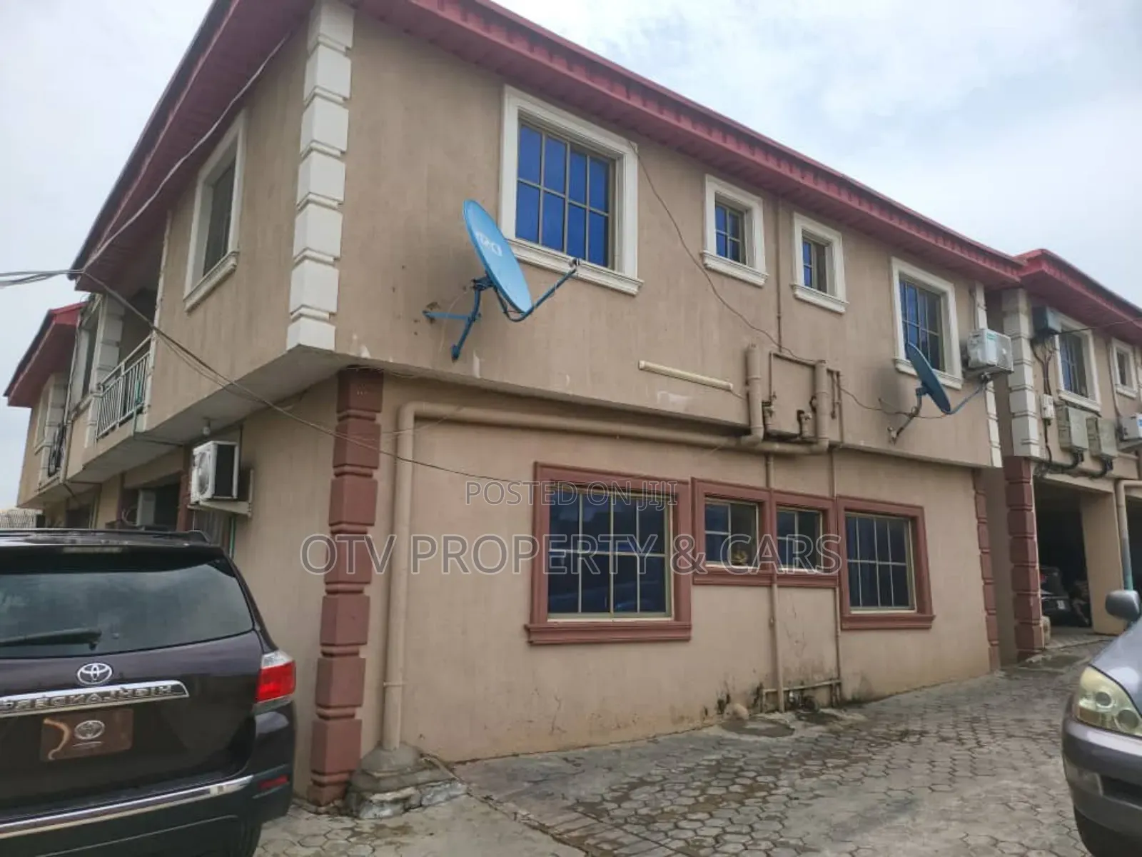 20bdrm Apartment in Isolo for sale in Isolo