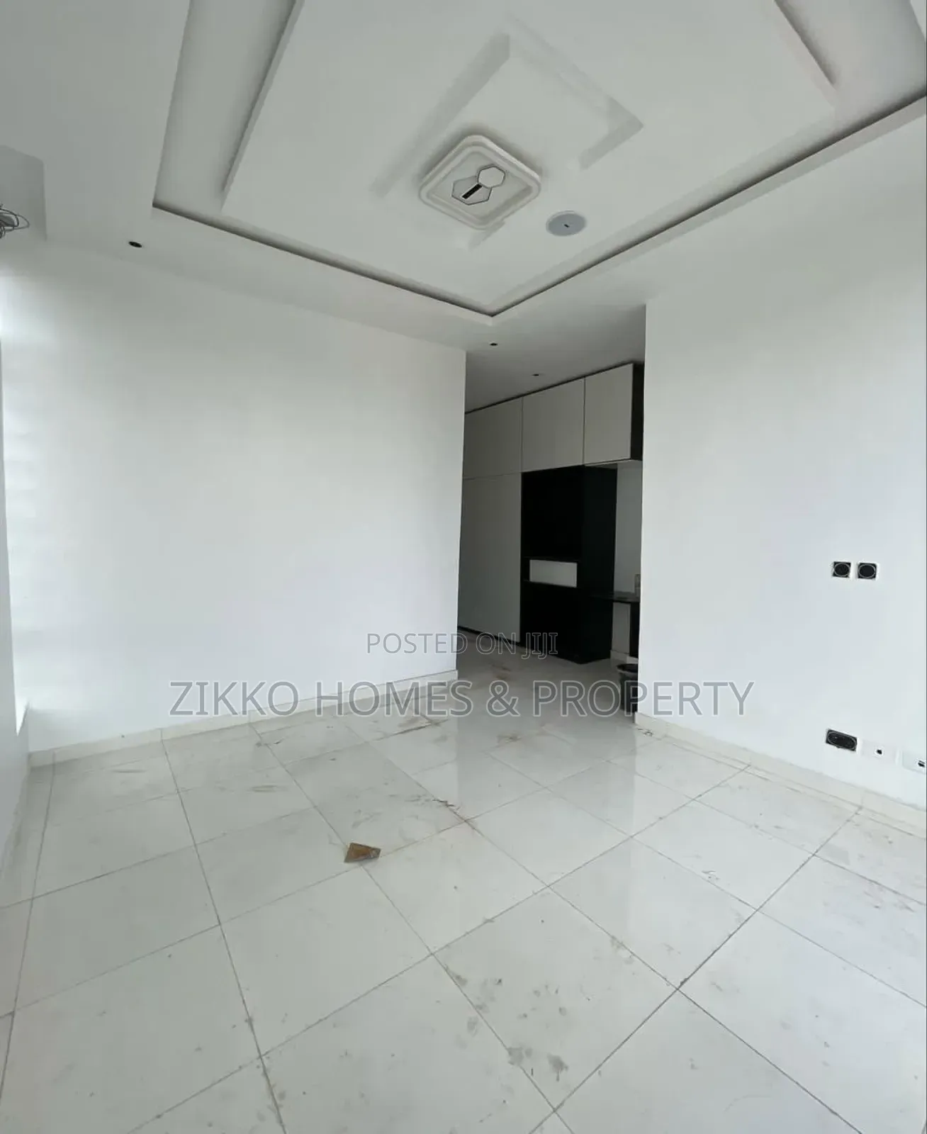 4bdrm Duplex in Ikota for sale in Ikota
