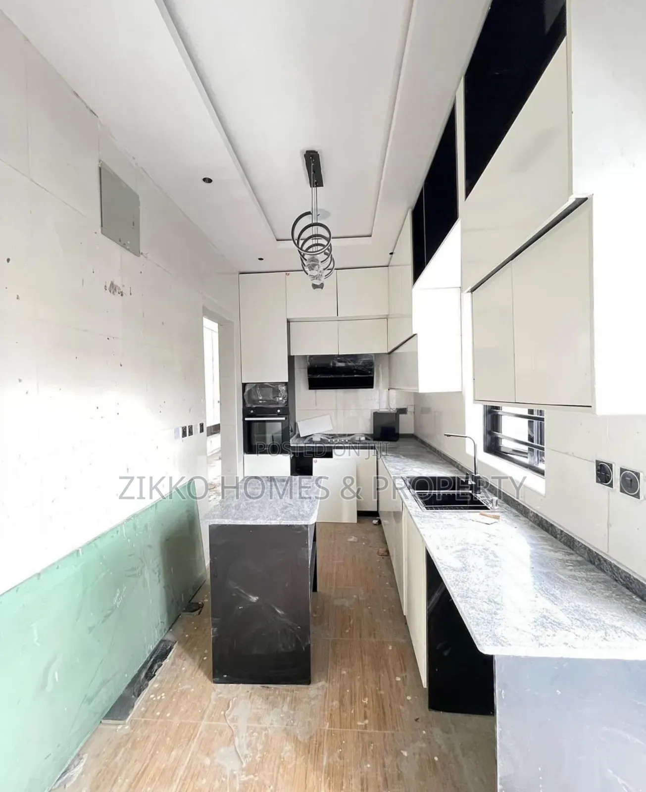 4bdrm Duplex in Ikota for sale in Ikota