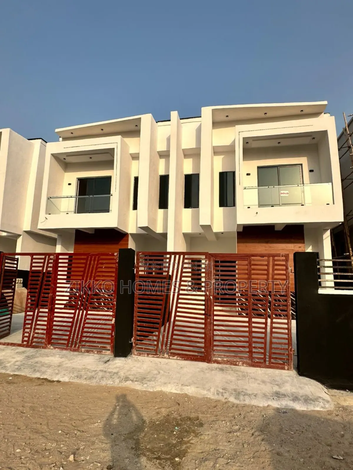 4bdrm Duplex In Ajah For Sale in Ajah