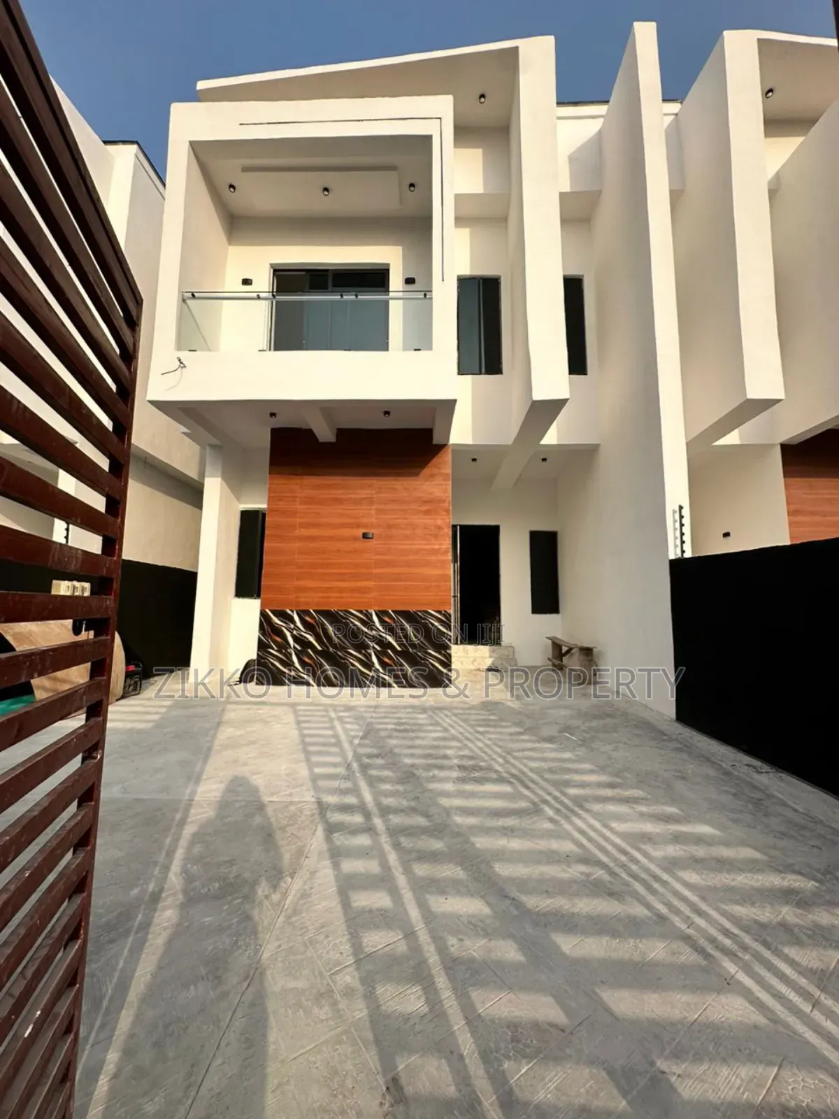 4bdrm Duplex In Ajah For Sale in Ajah