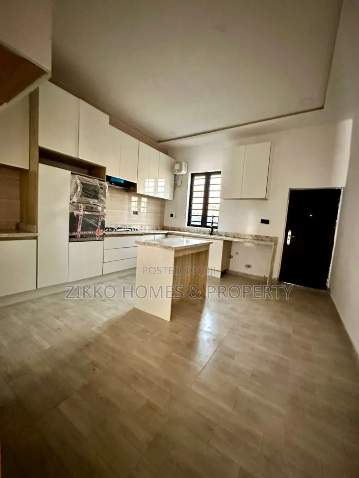 4bdrm Duplex In Ajah For Sale in Ajah