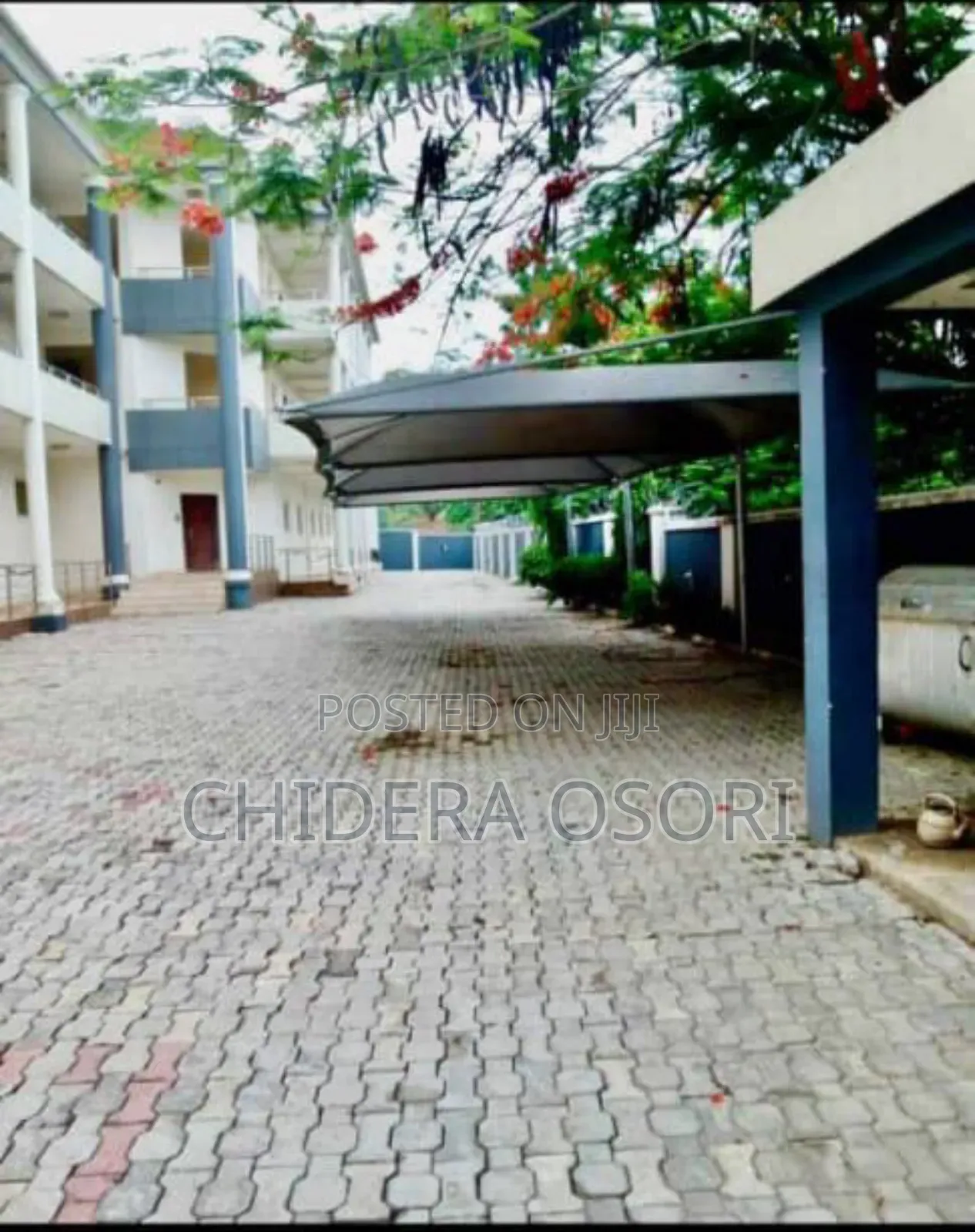 An Exquisite Complex for Sale in Utako