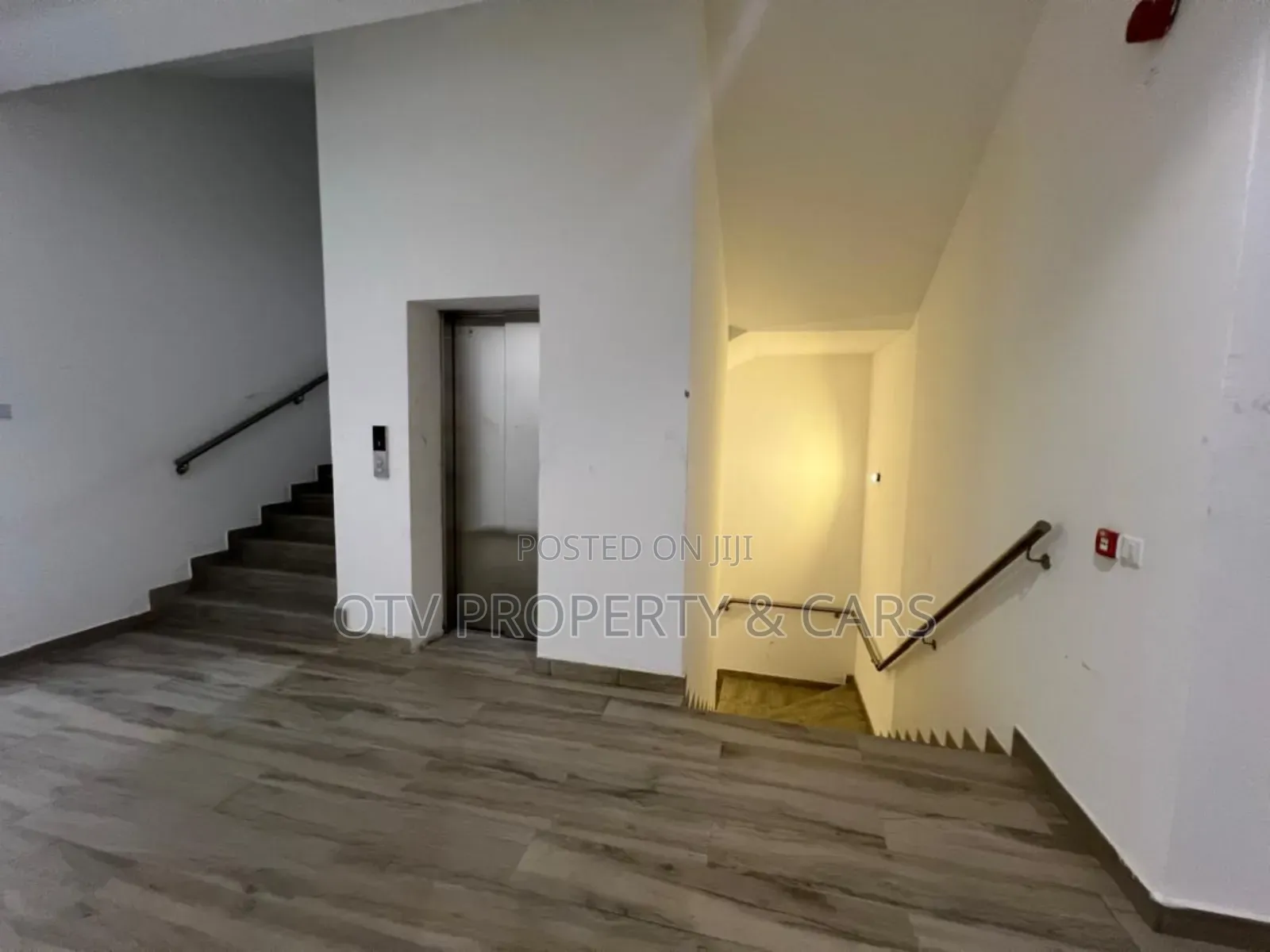 Furnished 2bdrm Apartment in Main Lekki Phase 1 for sale in Lekki Phase 1