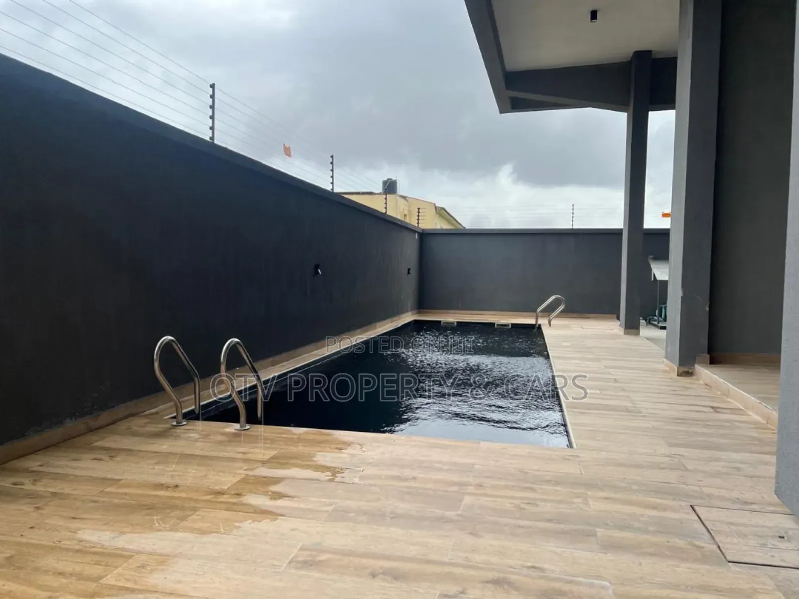 Furnished 2bdrm Apartment in Main Lekki Phase 1 for sale in Lekki Phase 1
