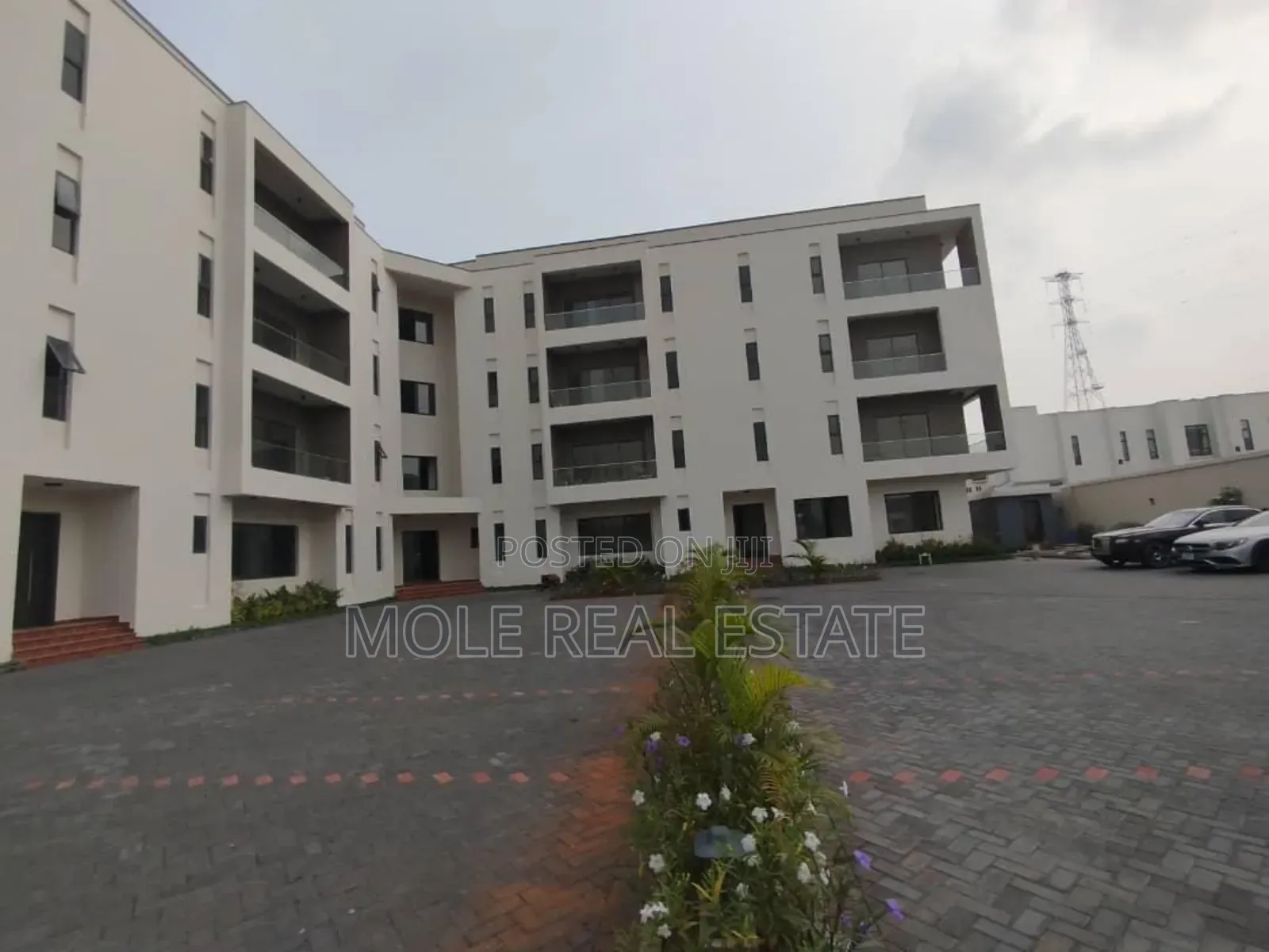 4 Bedroom Terrace With Swiming Pool and Gym in Ikoyi