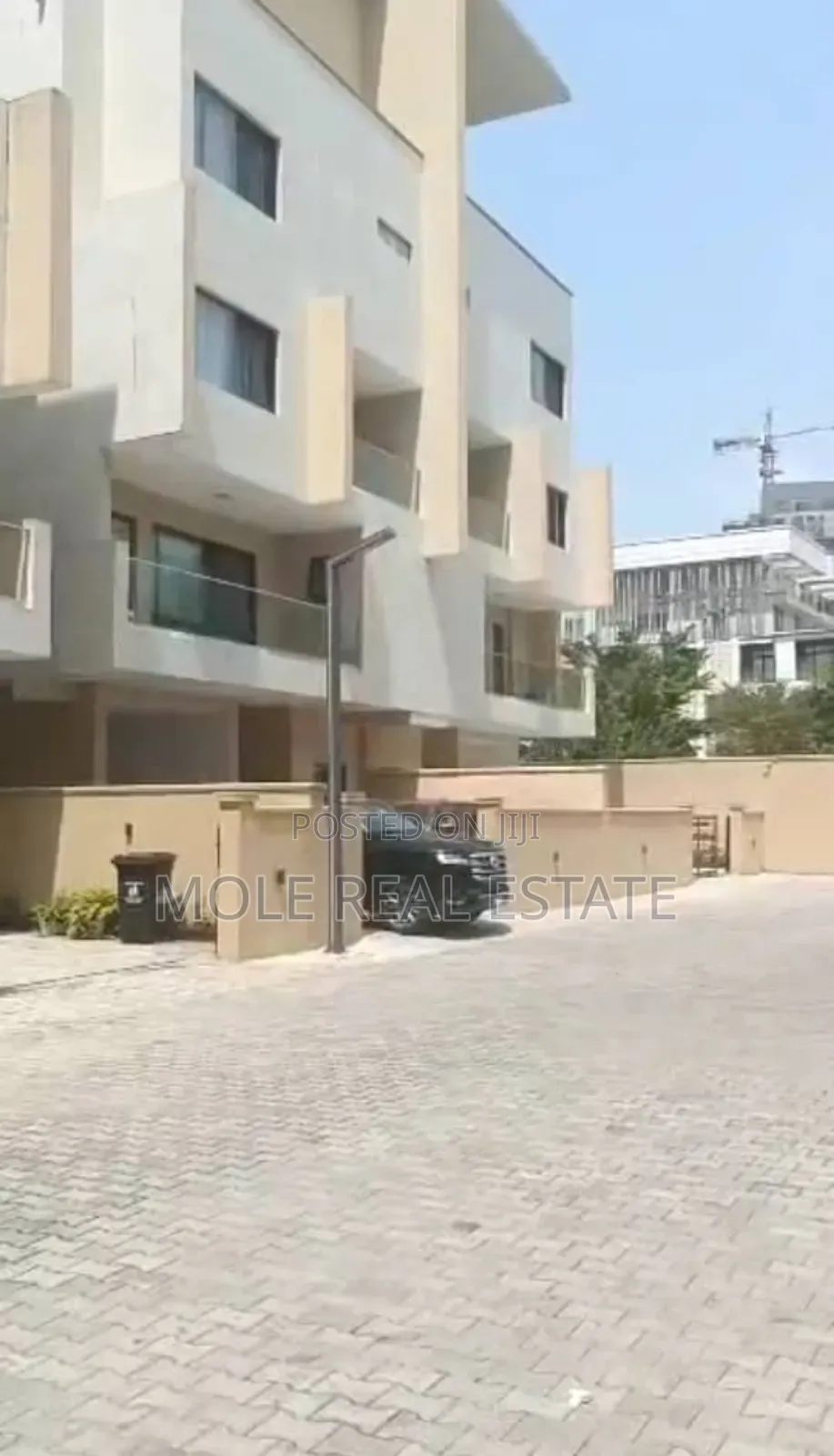 4 Bedroom Terrace With Swiming Pool and Gym in Ikoyi