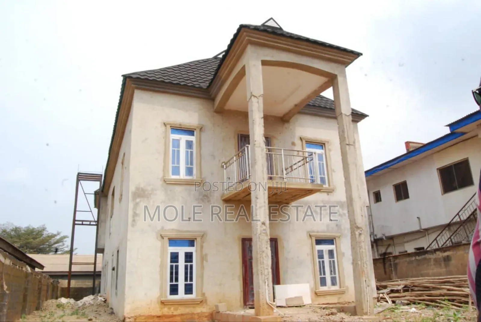 6bdrm Duplex in Estate, Akute Ajuwon for sale in Akute Ajuwon
