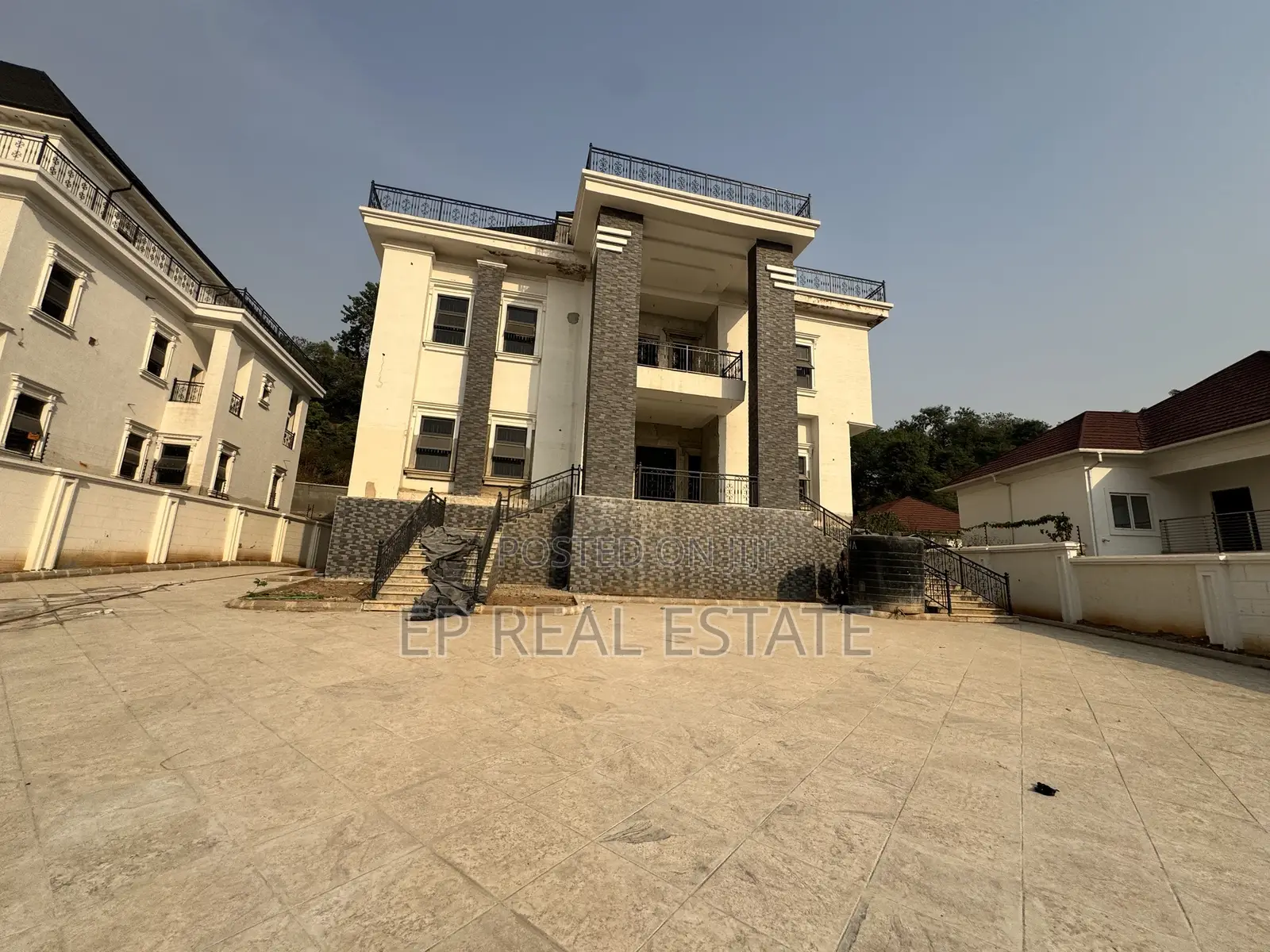Furnished 8bdrm Mansion in Maitama for sale in Maitama