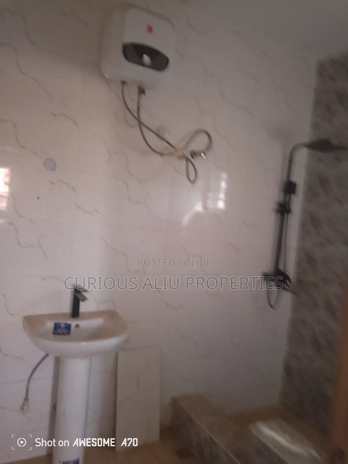 3bdrm Block of Flats in Salis Court, Jabi for rent in Jabi