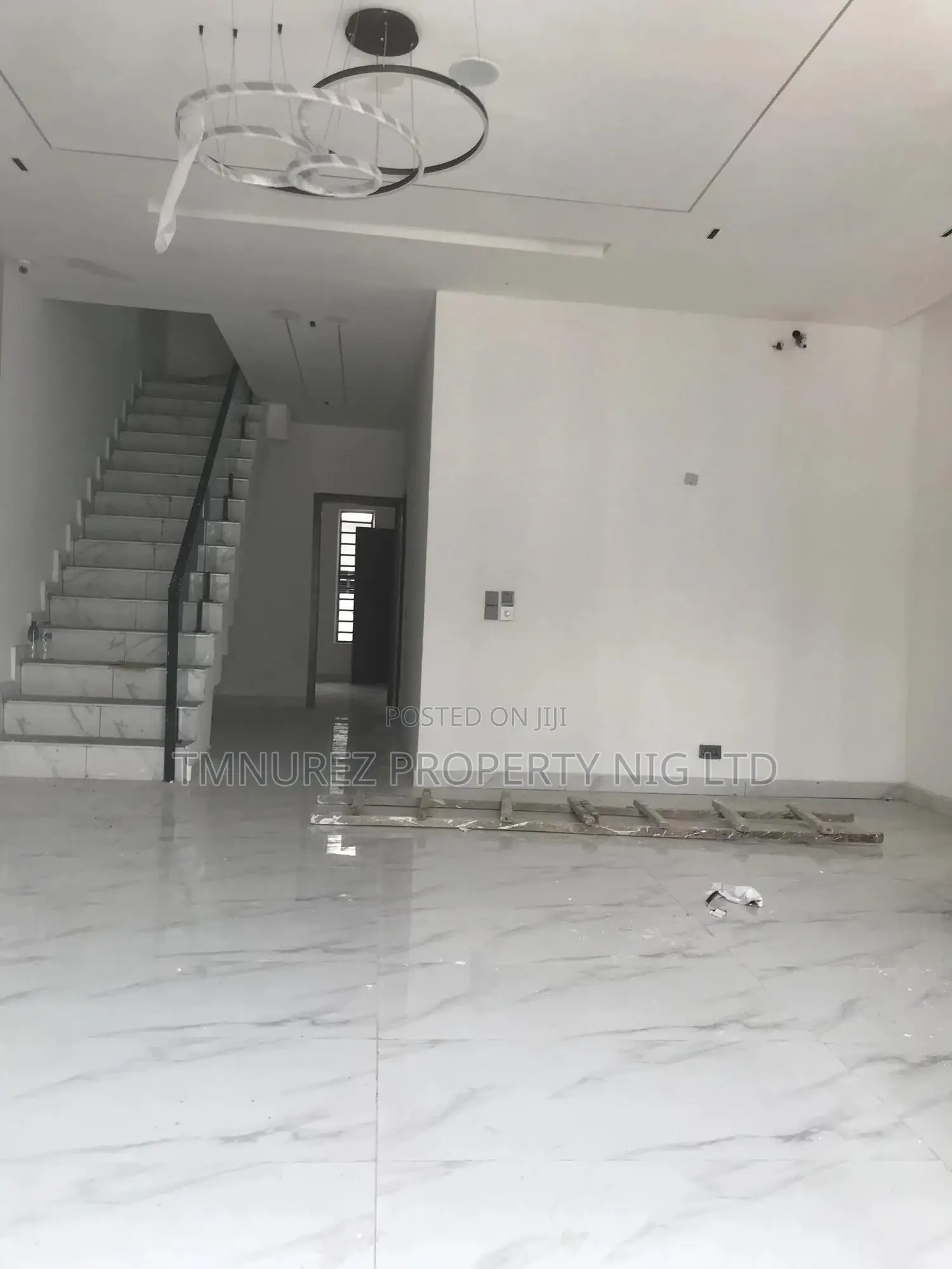 4bdrm Duplex in Orchild, Chevron for sale in Chevron