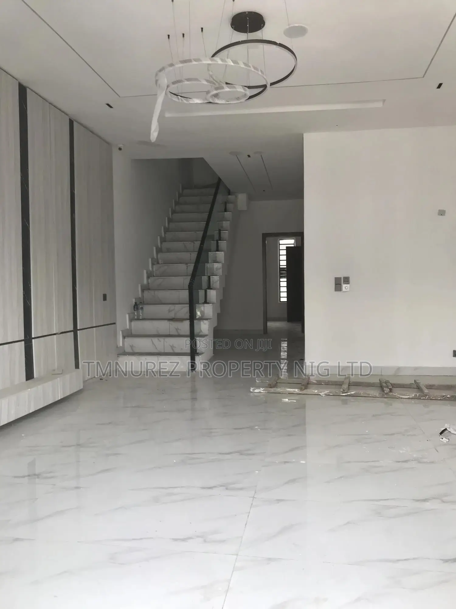 4bdrm Duplex in Orchild, Chevron for sale in Chevron