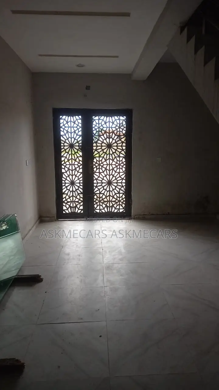 2bdrm Room & Parlour in Gra First Gate, Abijo for rent in Abijo