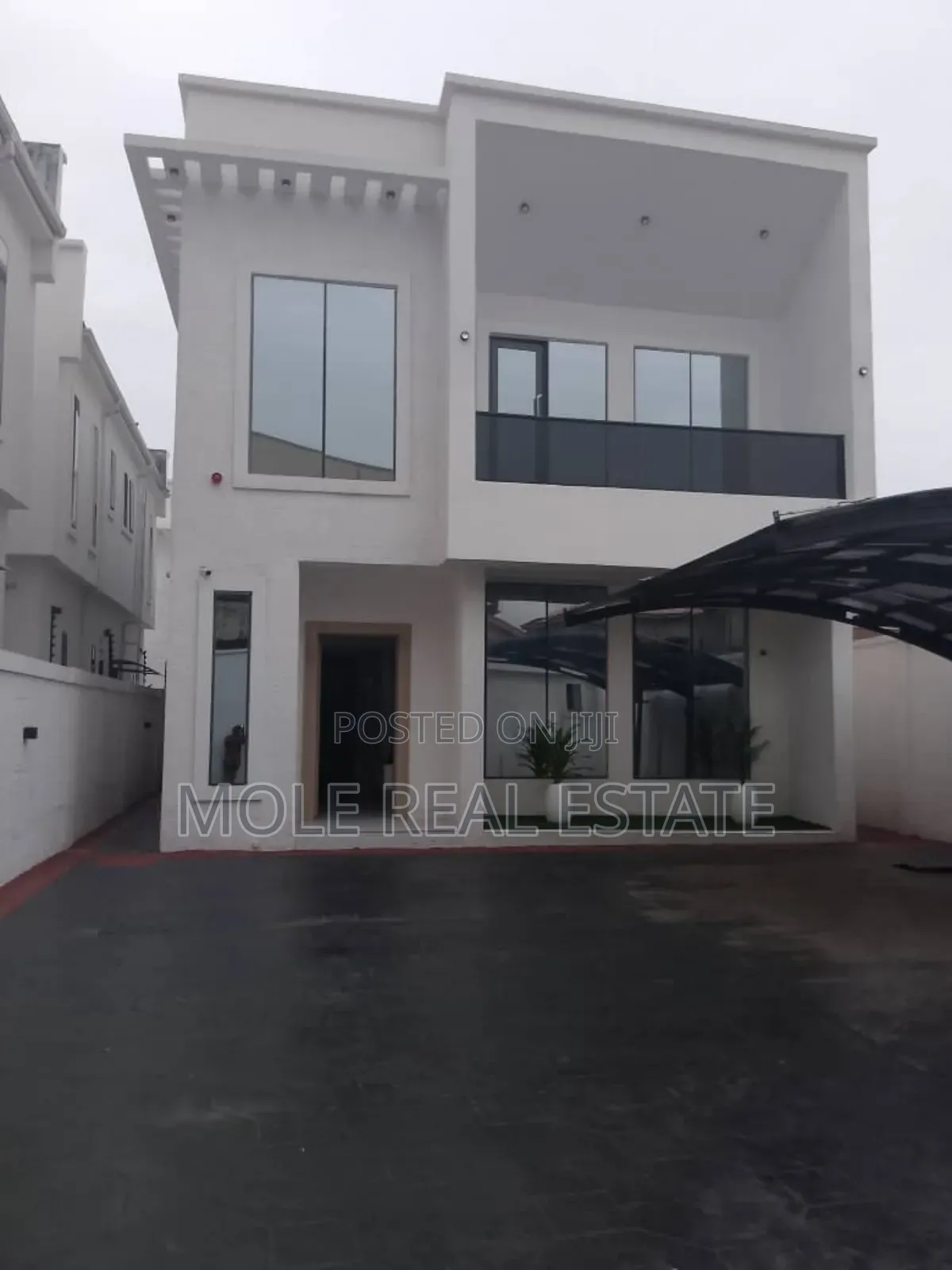 8 Units of Solid Investment Flats Lasu Isheri RD in Ikotun/Igando