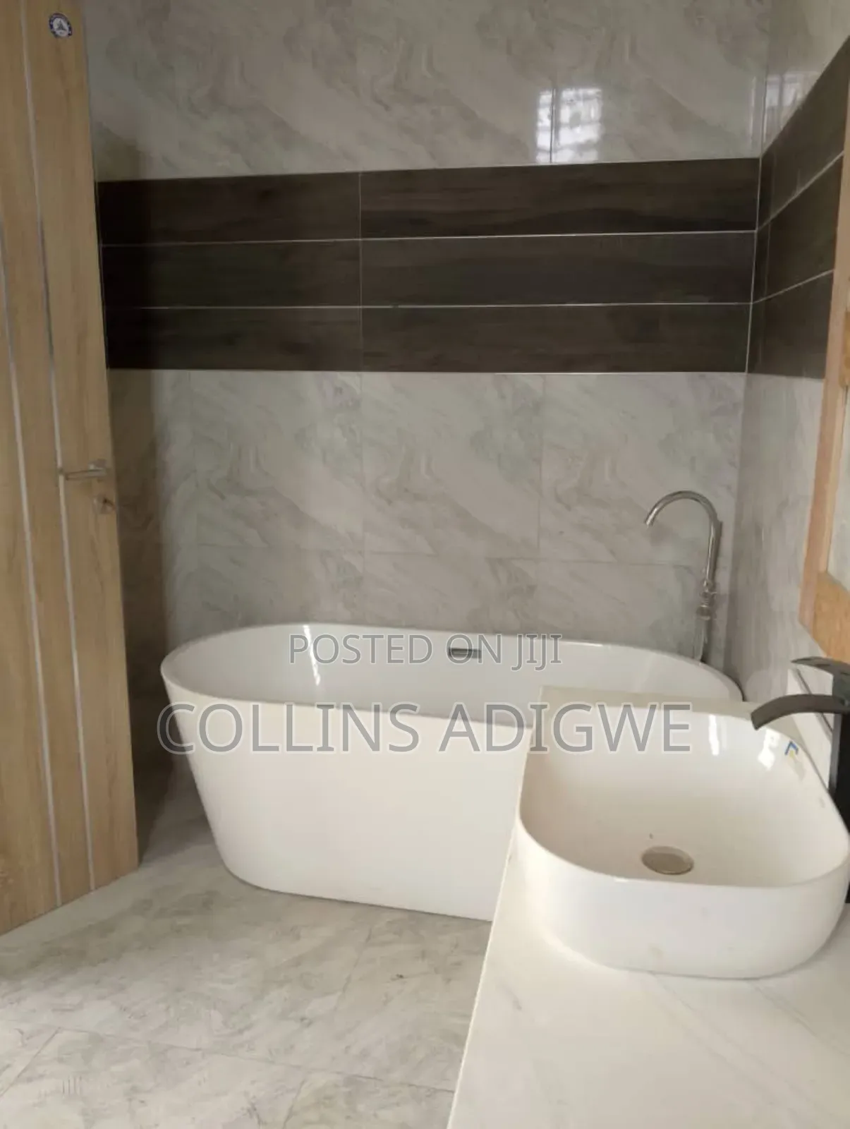 4bdrm Duplex in Chevron for rent in Chevron