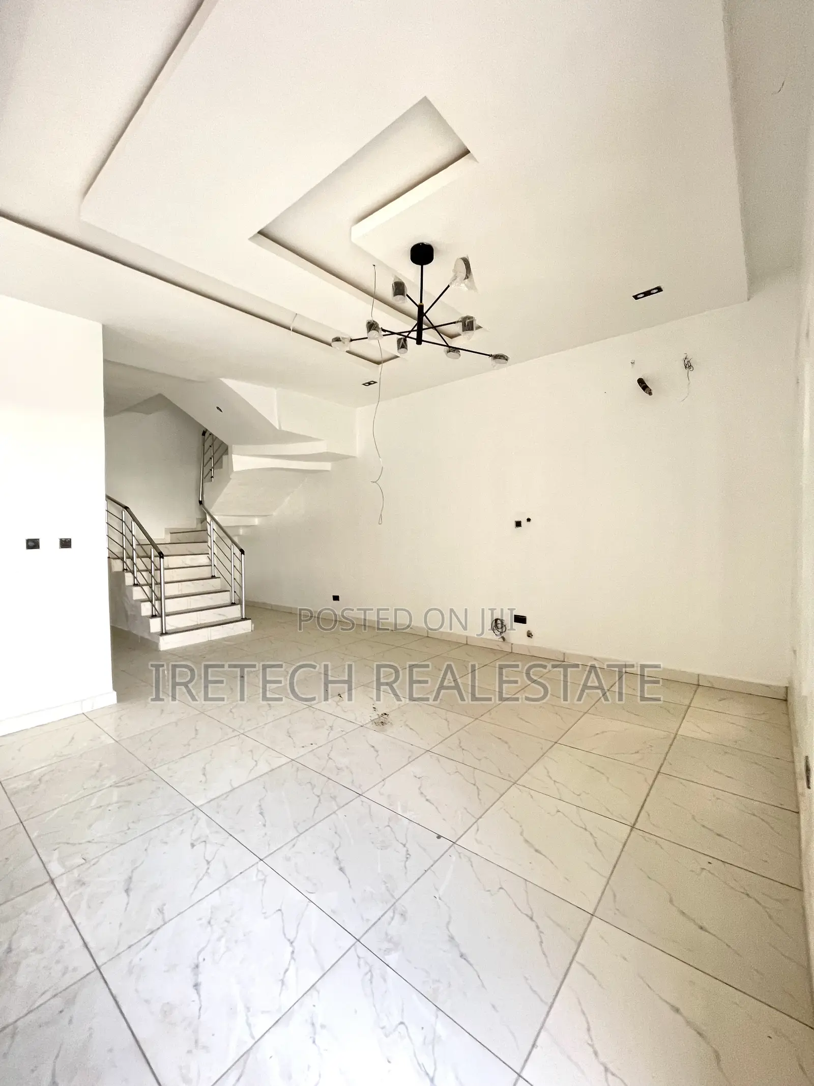4bdrm Duplex in Orchid Road Lekki for sale in Lekki