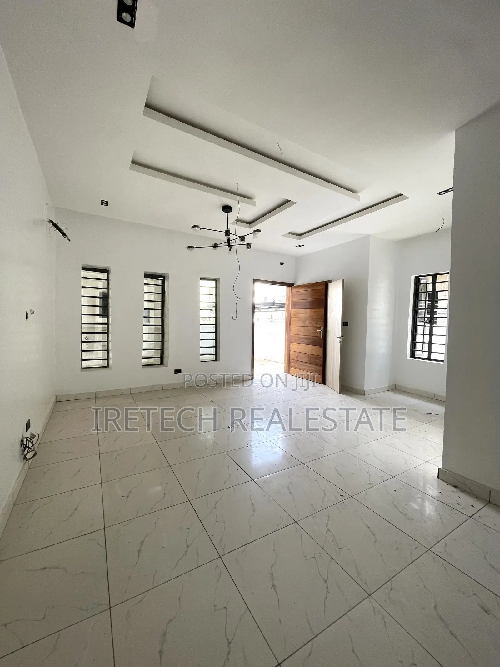 4bdrm Duplex in Orchid Road Lekki for sale in Lekki