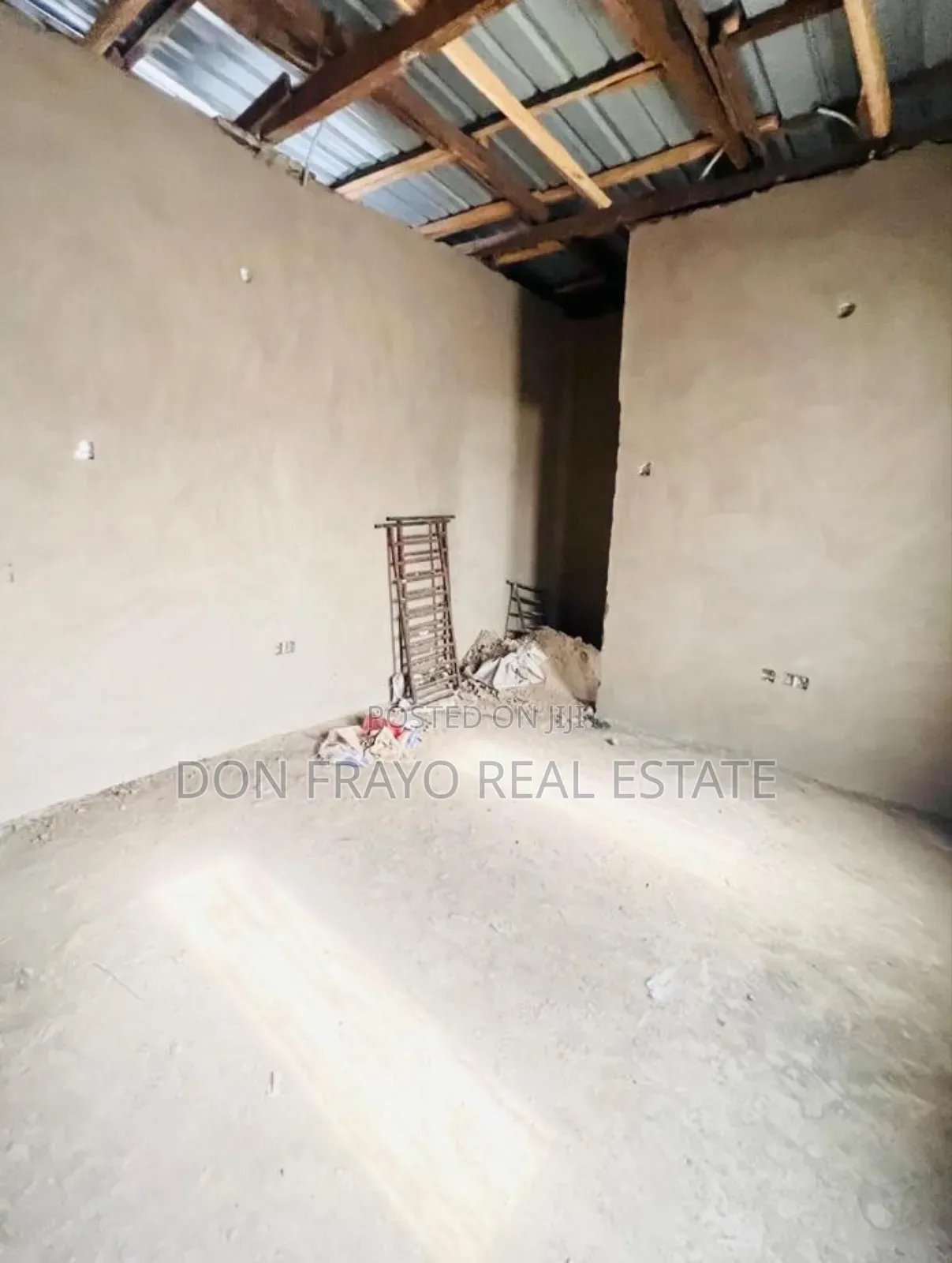 5bdrm Duplex In Eleyele Estate For Sale in Eleyele