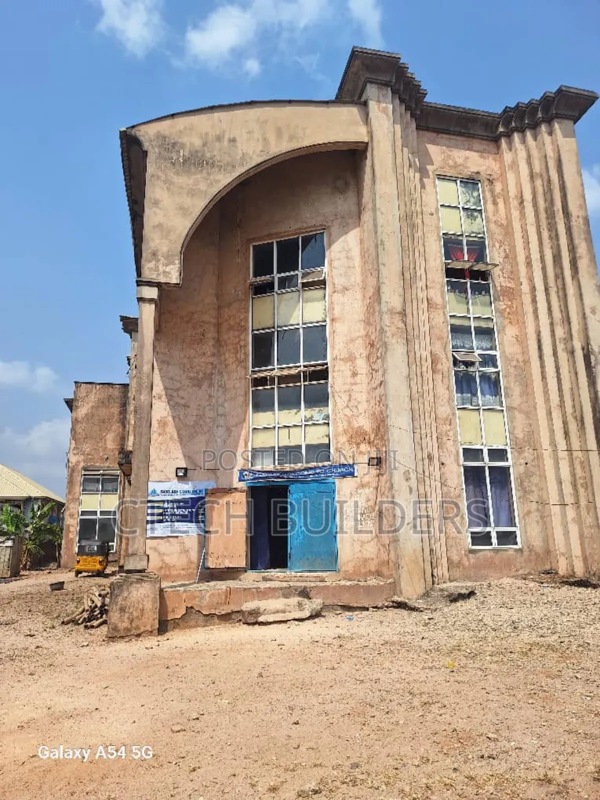 30 Rooms Capacity Hotel for Sale in Core Gra, Benin City in Benin City