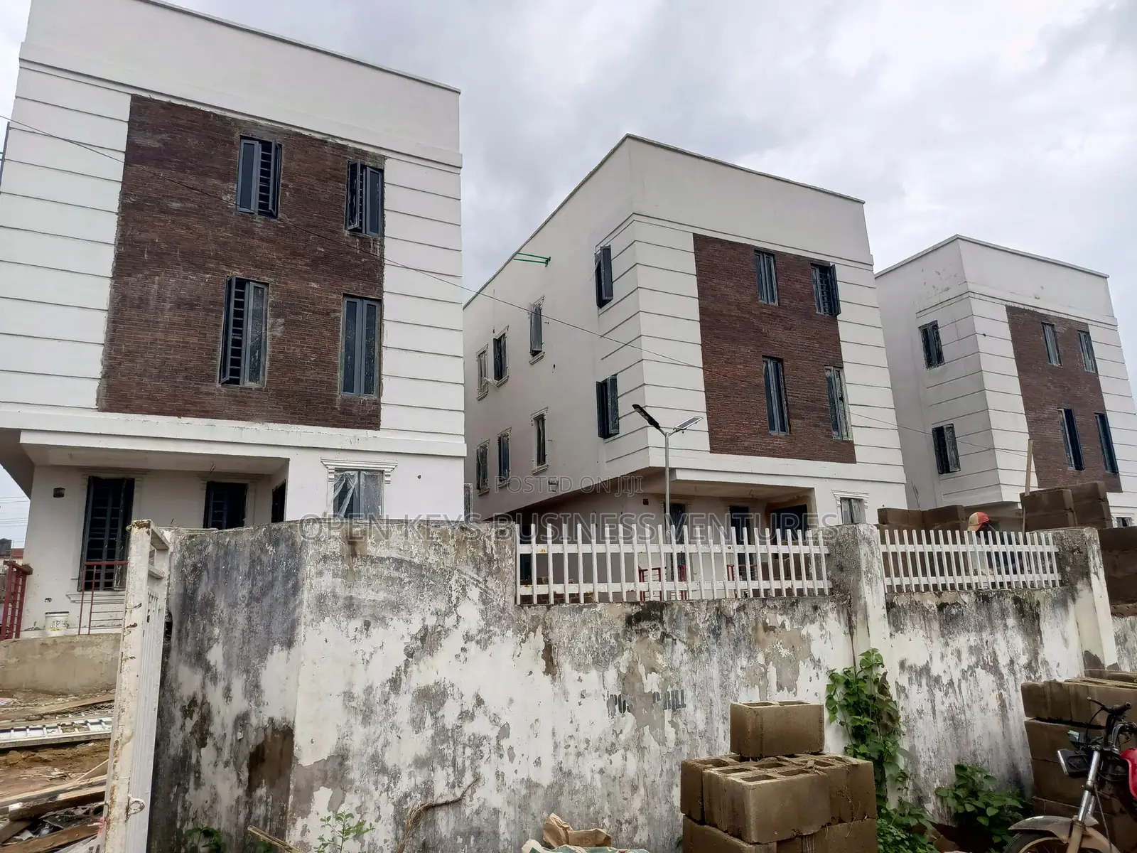 5bdrm Duplex in New Bodija for sale in Bodija