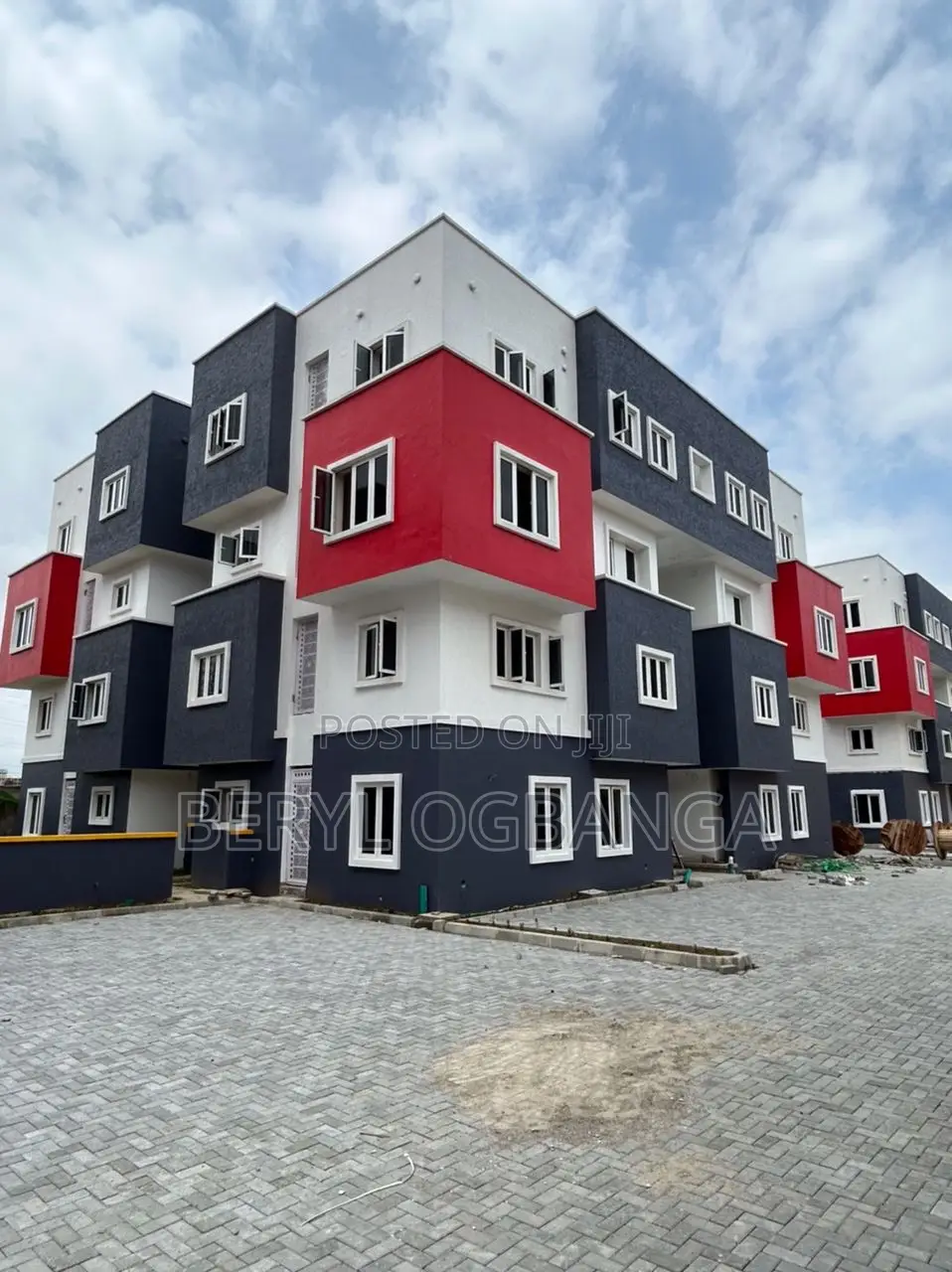 4bdrm Townhouse / Terrace in Ologolo for rent in Ologolo