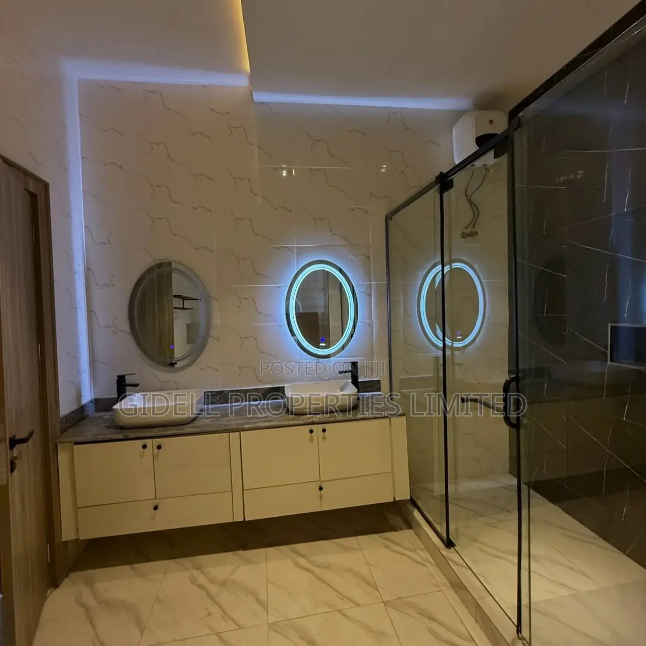 5bdrm Duplex in Life Camp for sale in Life Camp
