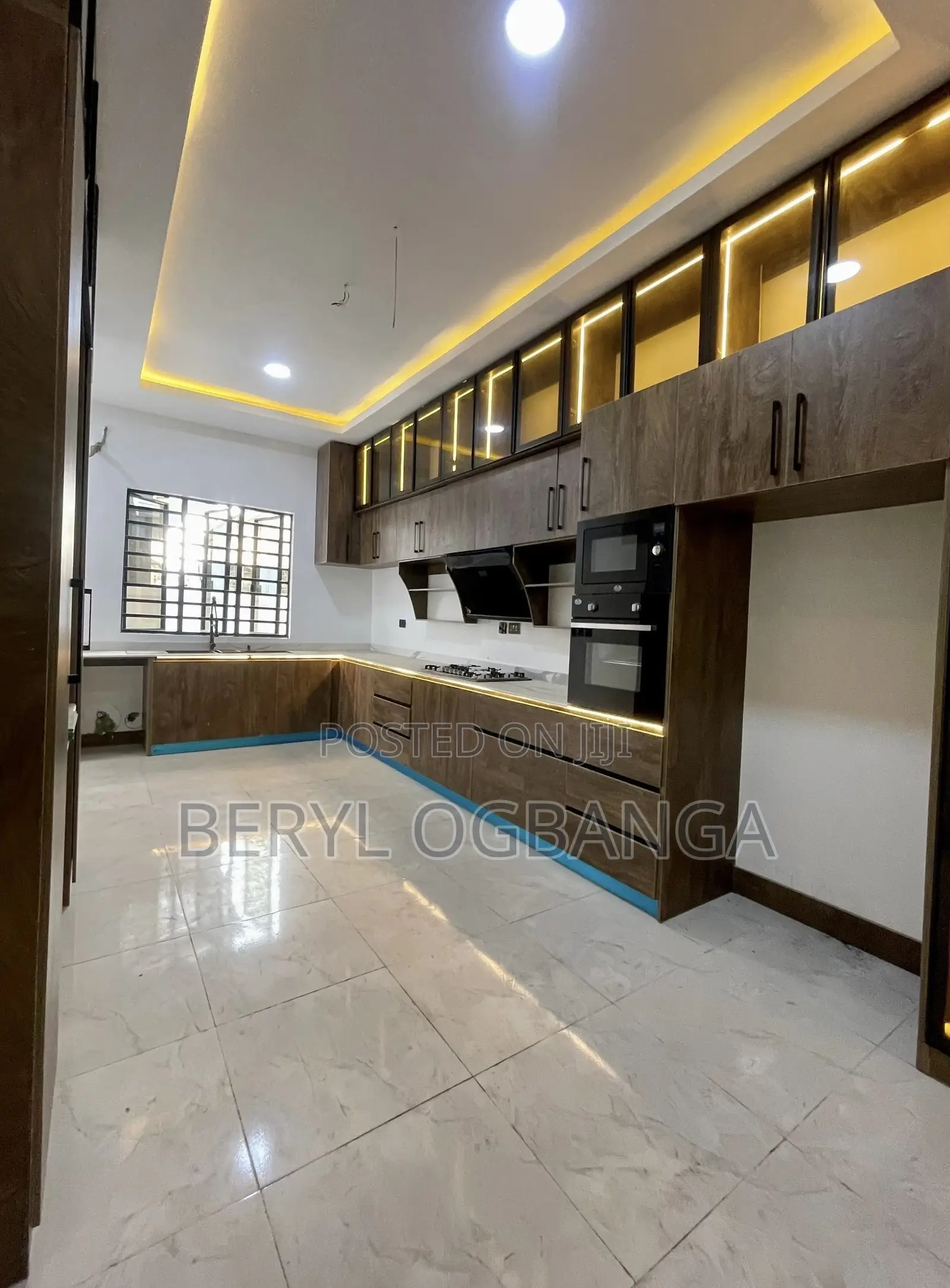 5bdrm Duplex in Osapa london for sale in Osapa london