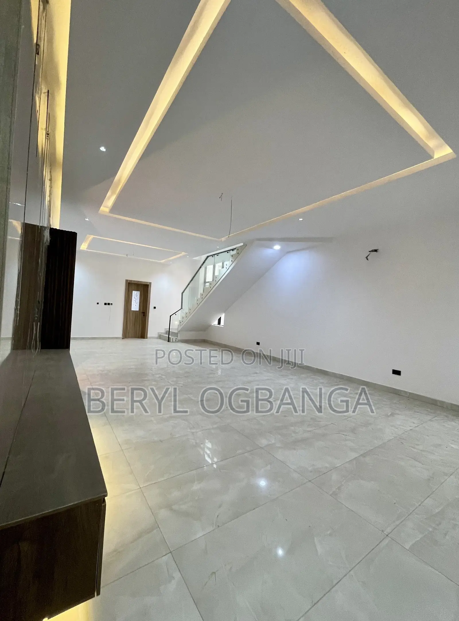 5bdrm Duplex in Osapa london for sale in Osapa london