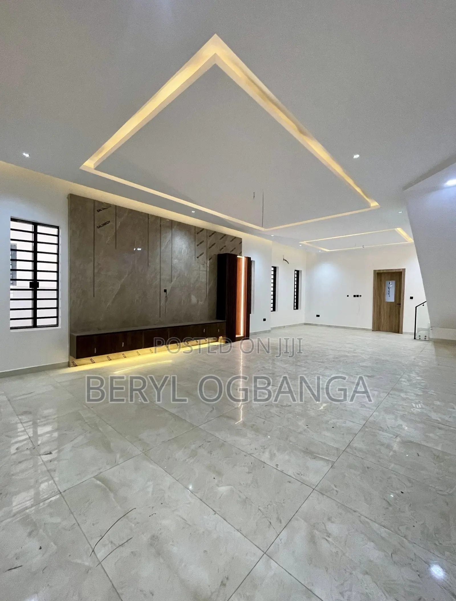 5bdrm Duplex in Osapa london for sale in Osapa london
