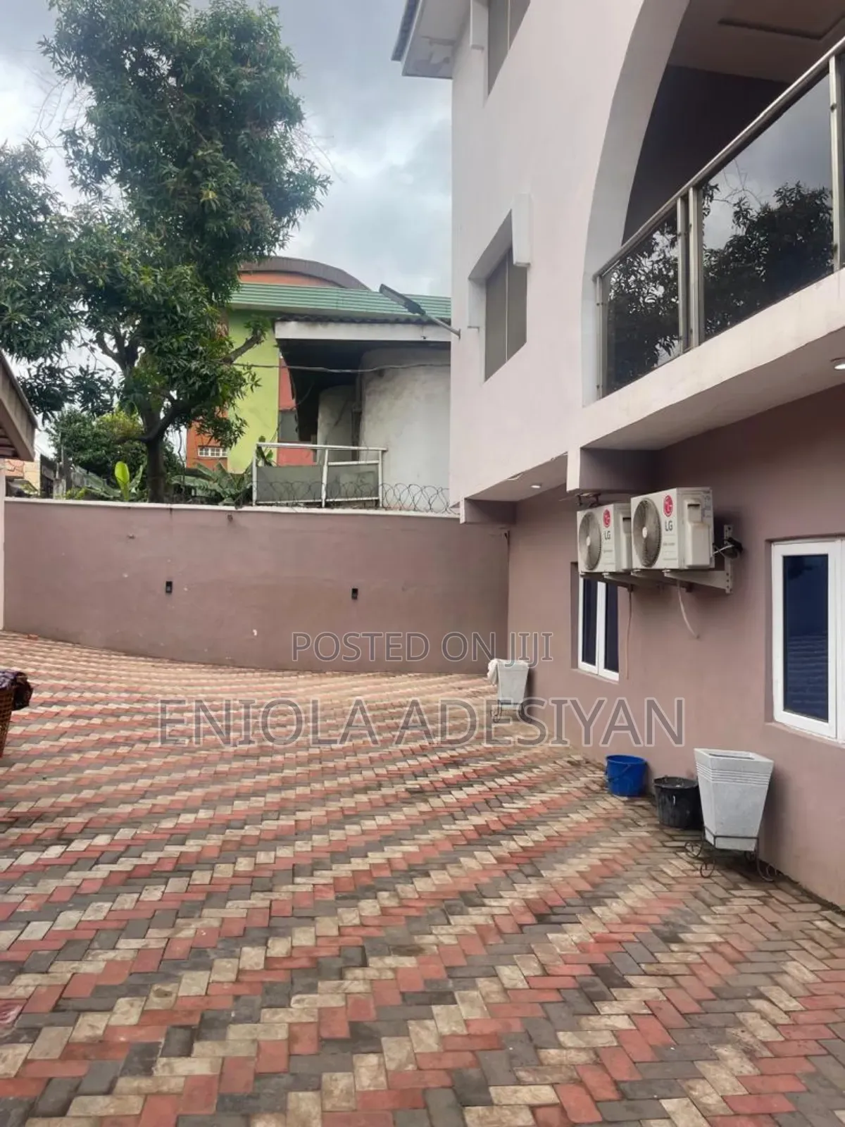 Furnished 20bdrm Block of Flats in Itesiwaju Estate, Akoka for sale in Akoka