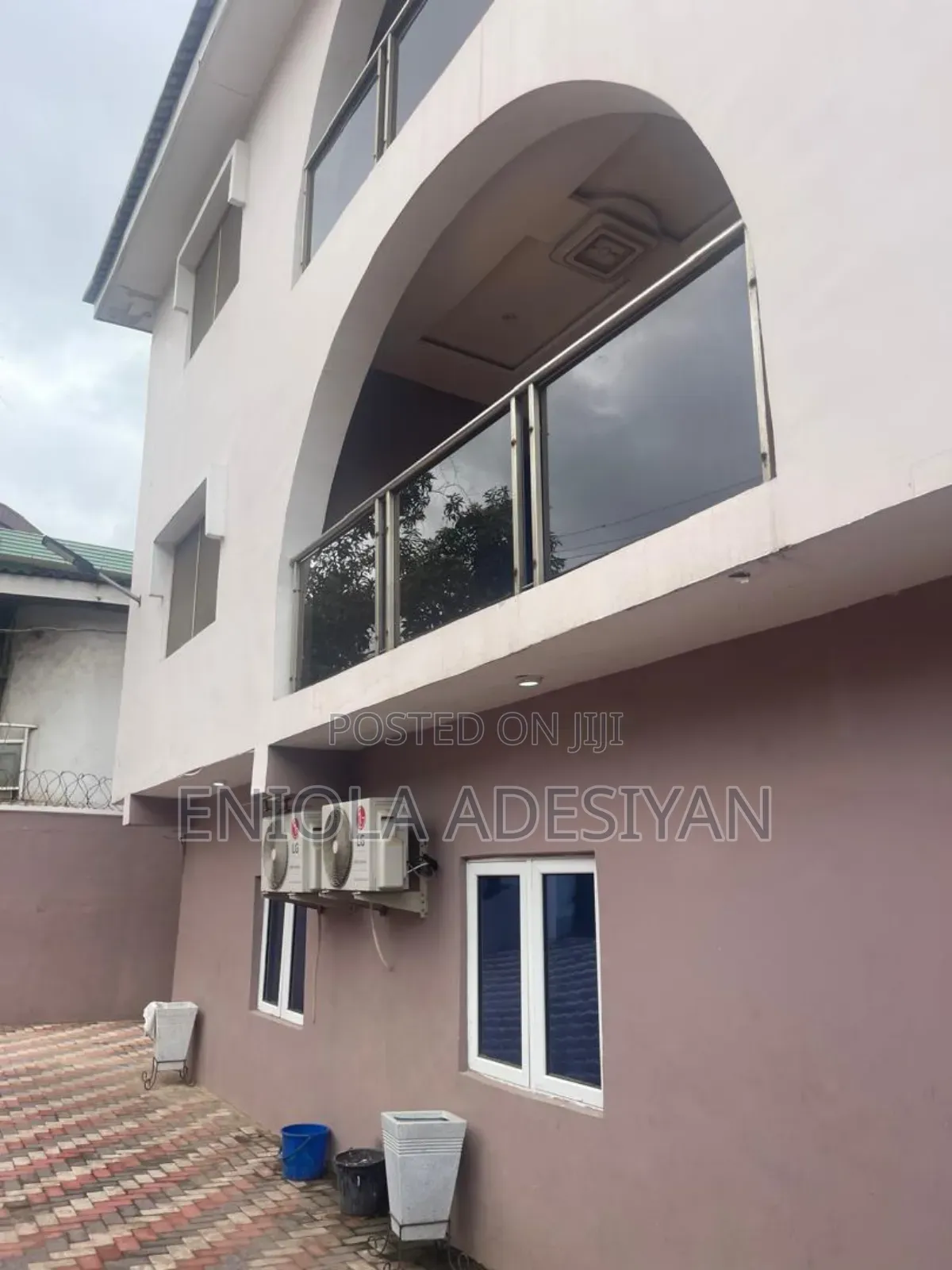 Furnished 20bdrm Block of Flats in Itesiwaju Estate, Akoka for sale in Akoka