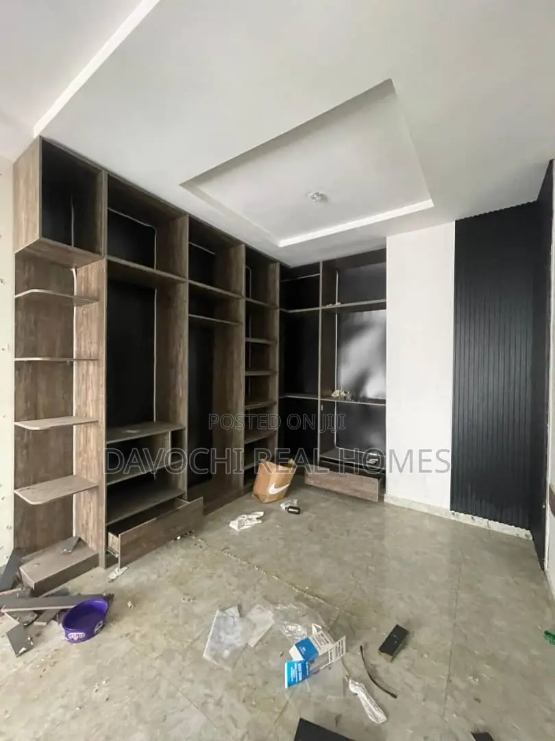 3bdrm Apartment In Vgc Lekki Phase 1 For Rent in Ikota