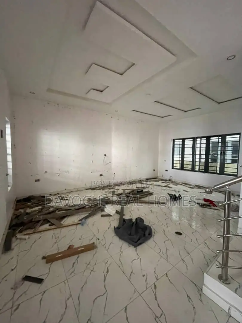 3bdrm Apartment In Vgc Lekki Phase 1 For Rent in Ikota