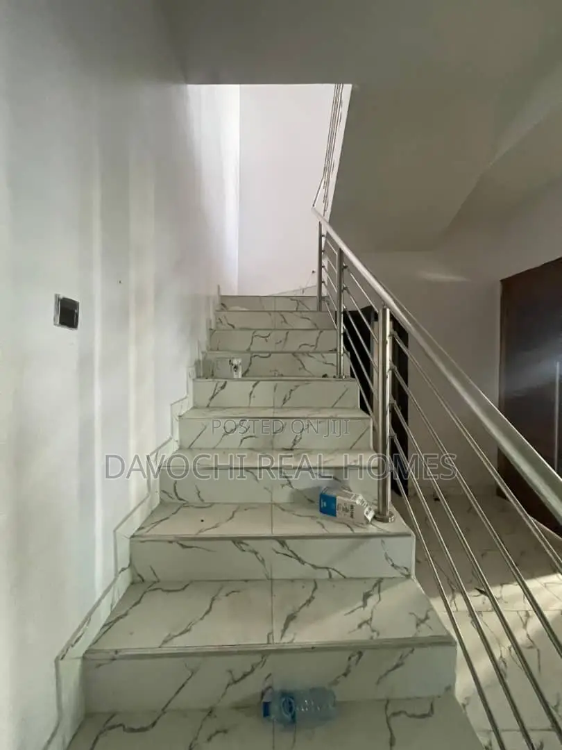 3bdrm Apartment In Vgc Lekki Phase 1 For Rent in Ikota