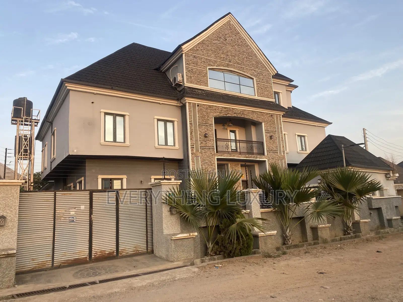 4bdrm Penthouse in Ushafa for rent in Ushafa