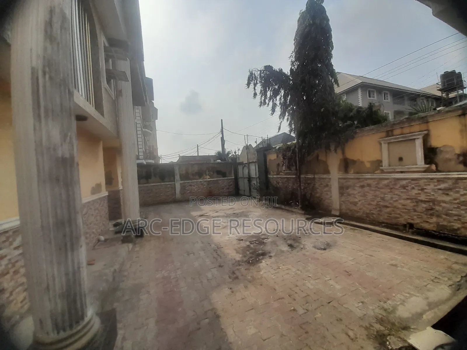 6bdrm Duplex in Ago Palace for sale in Ago Palace