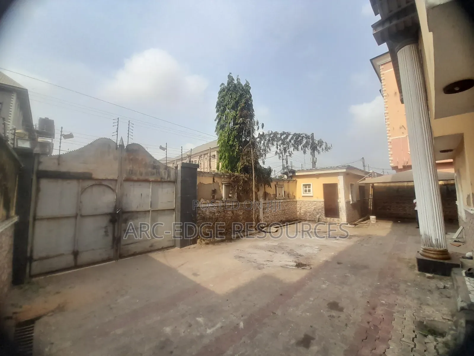 6bdrm Duplex in Ago Palace for sale in Ago Palace