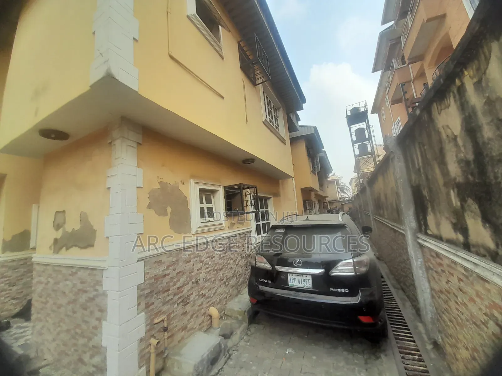 6bdrm Duplex in Ago Palace for sale in Ago Palace