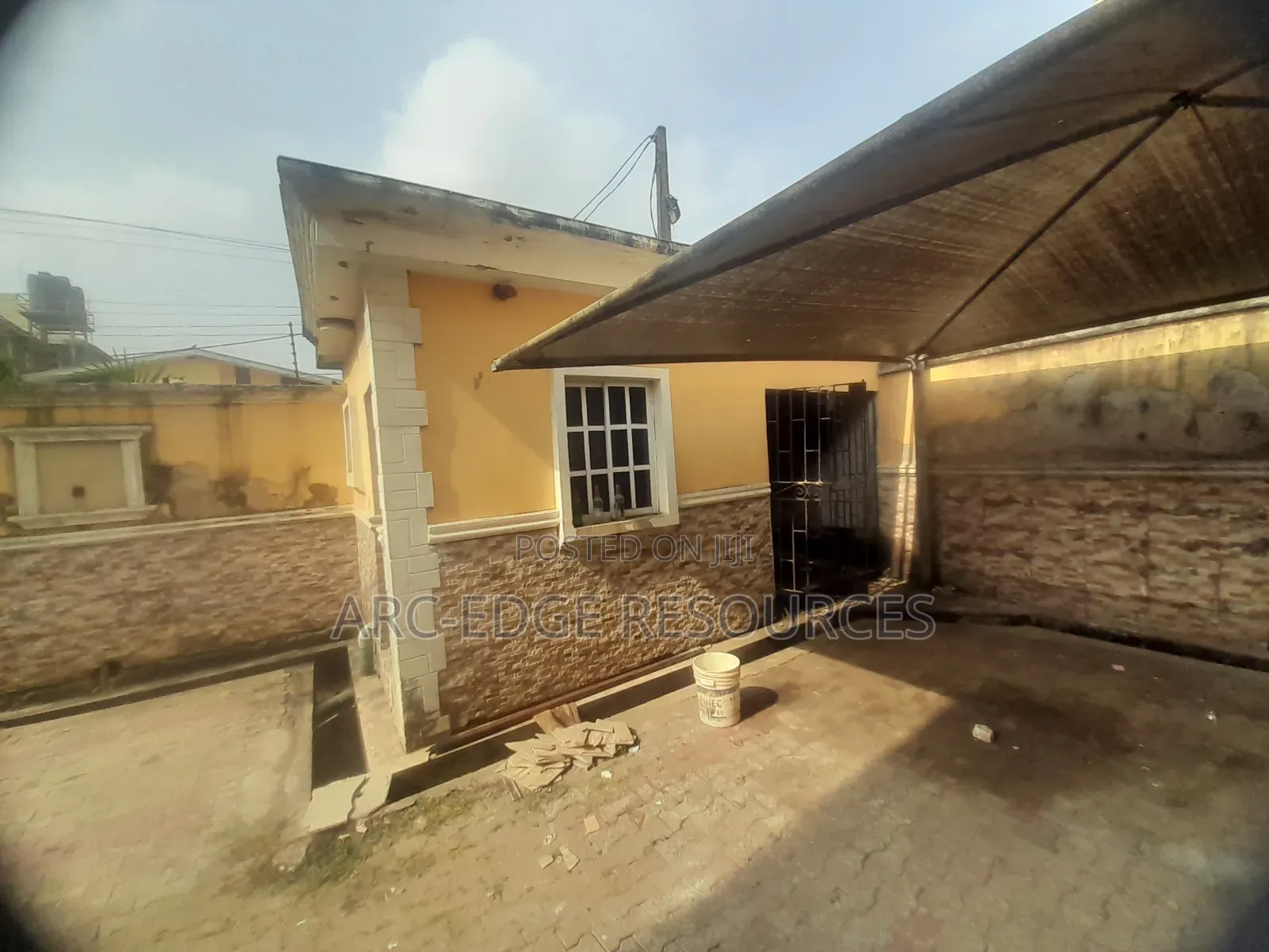 6bdrm Duplex in Ago Palace for sale in Ago Palace