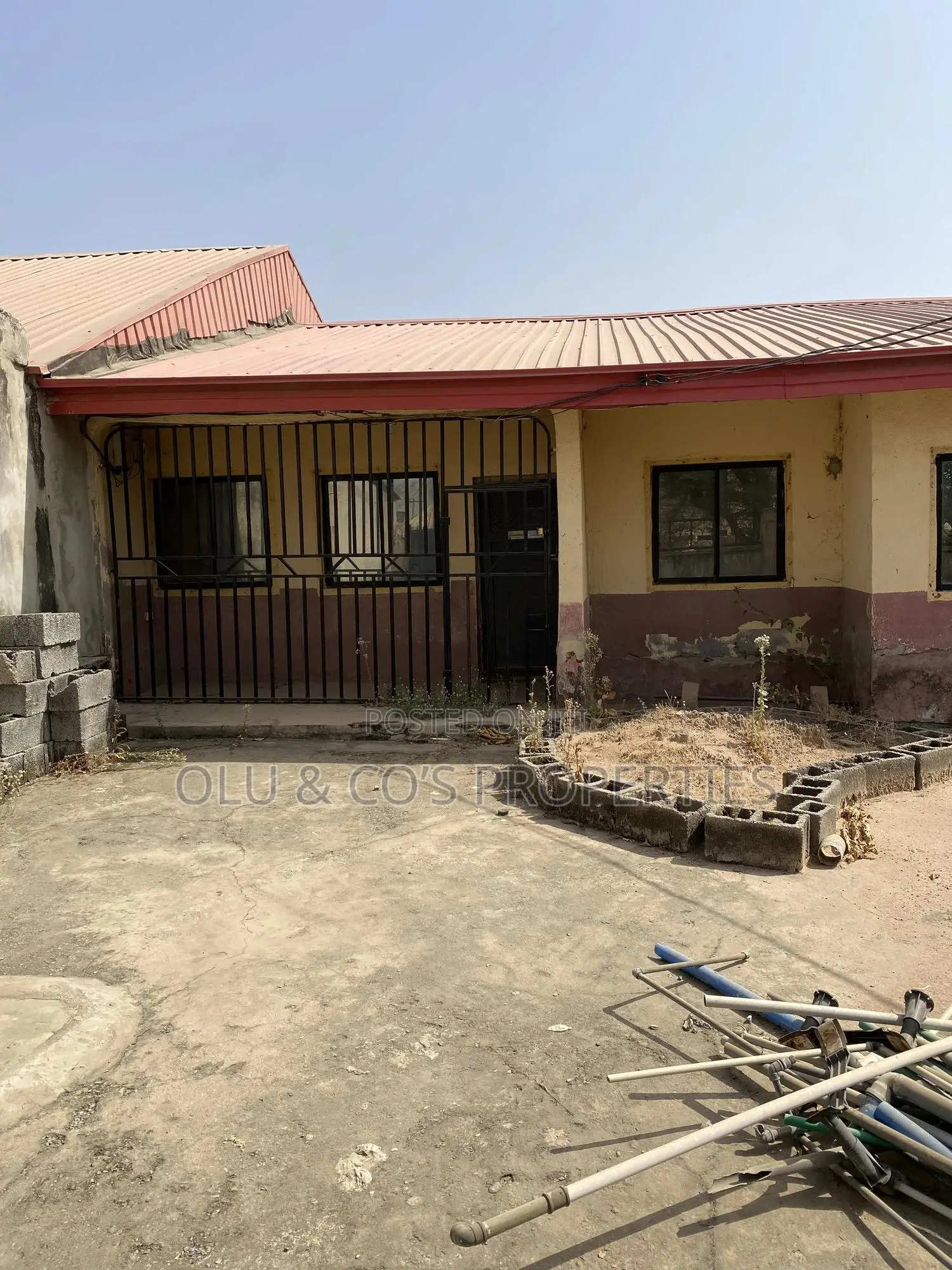 3bdrm Bungalow in Aco Amac Estate, Lugbe District for sale in Lugbe District