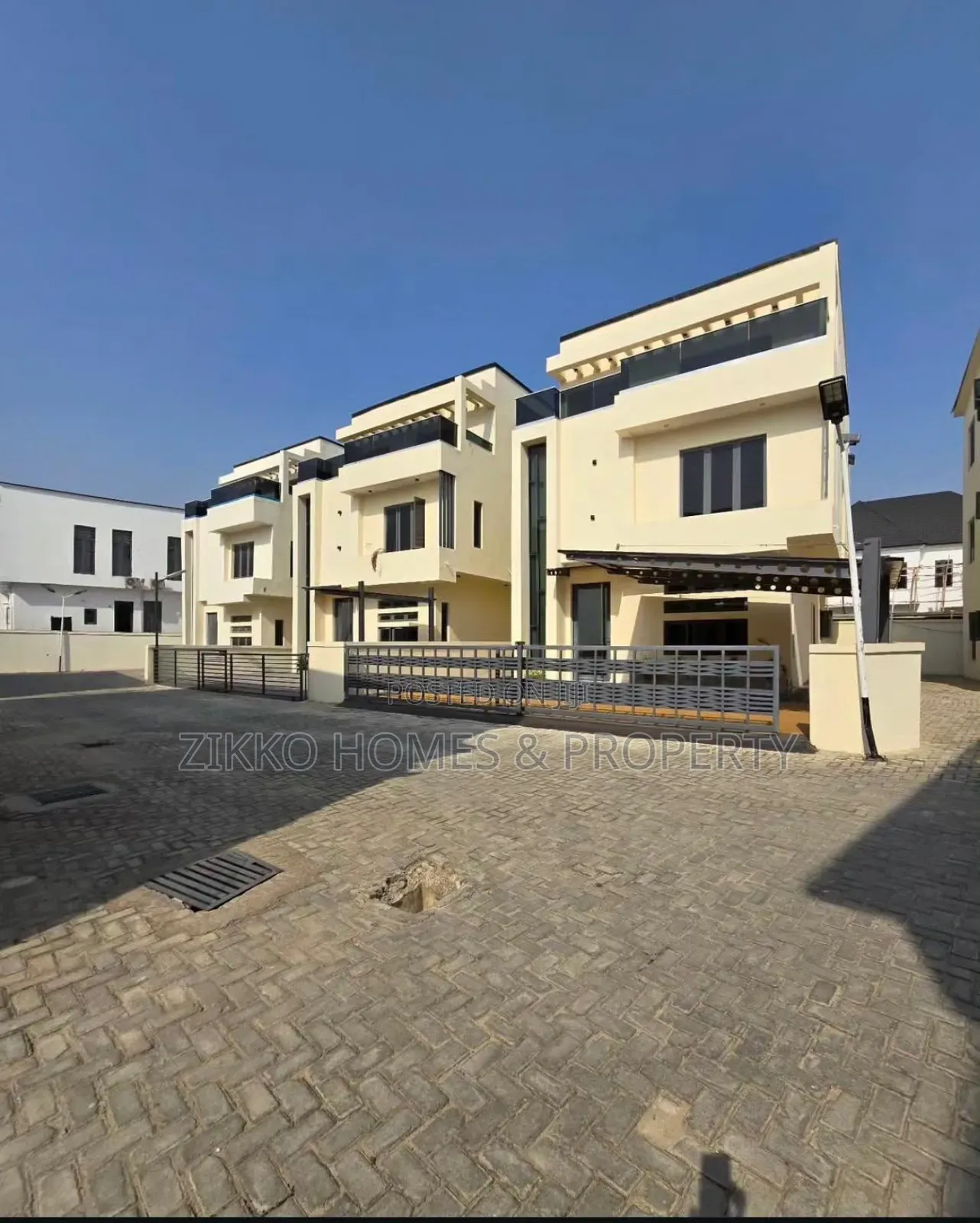 5bdrm Duplex in Harris Drive, VGC / Ajah for sale in VGC / Ajah